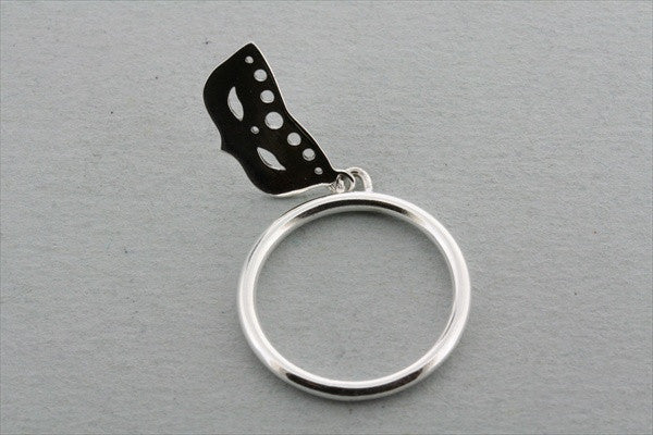 Elegant Charm Ring for Masquerade Balls - Perfect for Costume Parties, Halloween & Formal Events