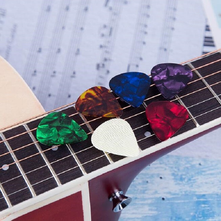 3-Piece Guitar Picks Set - Durable Plectrums for Acoustic & Electric Guitars - Perfect for Beginners & Professional Musicians - Ideal for Practice, Recording & Live Performances