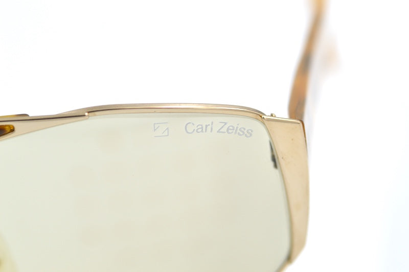 Carl Zeiss 9302 Photochromic Lenses - Adaptive Light & UV Protection for Outdoor Activities, Driving & Sports