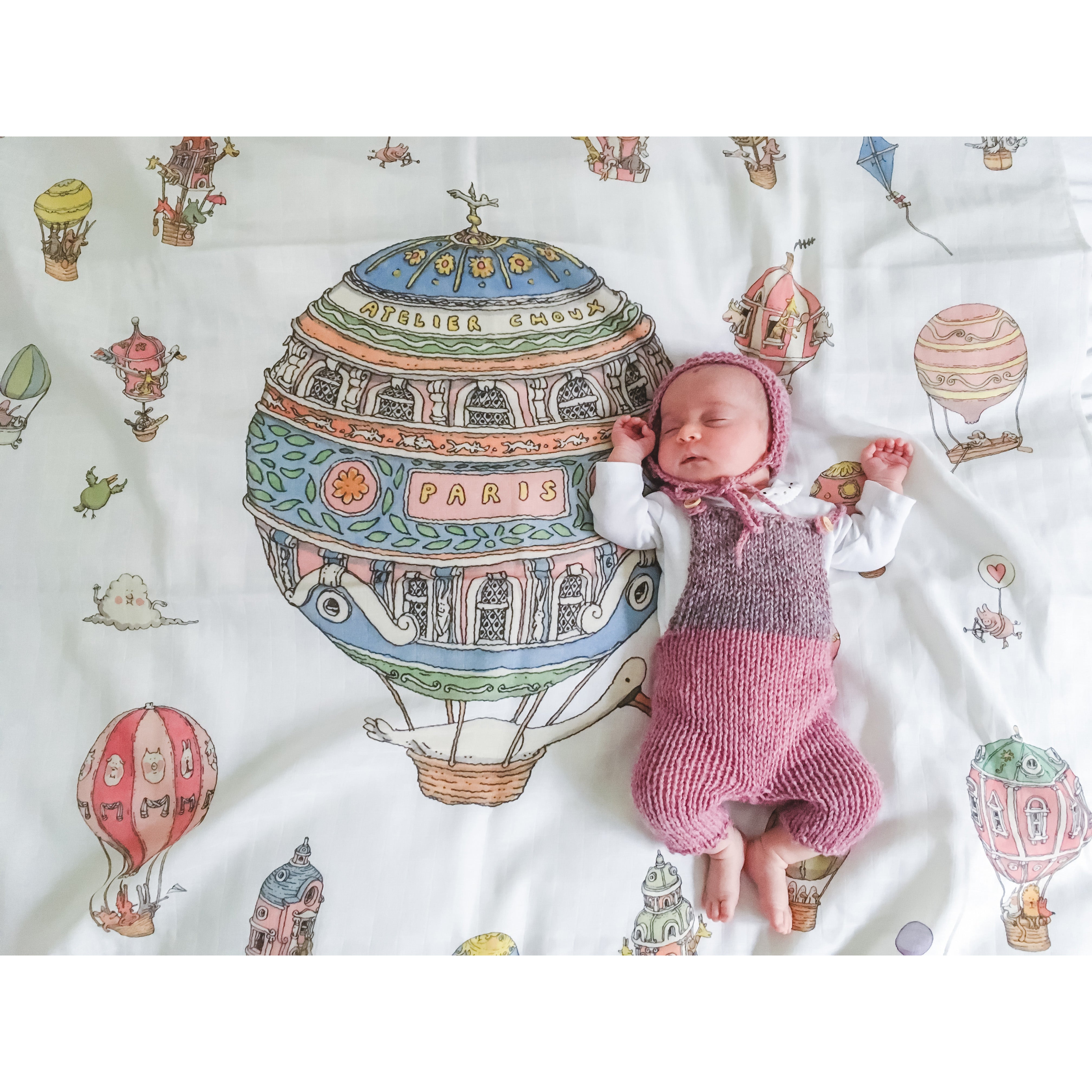 Atelier Choux Fitted Crib Sheet - Hot Air Balloons Design - 100% Organic Cotton Baby Bedding for Nursery & Travel - Soft & Breathable for Newborns & Toddlers