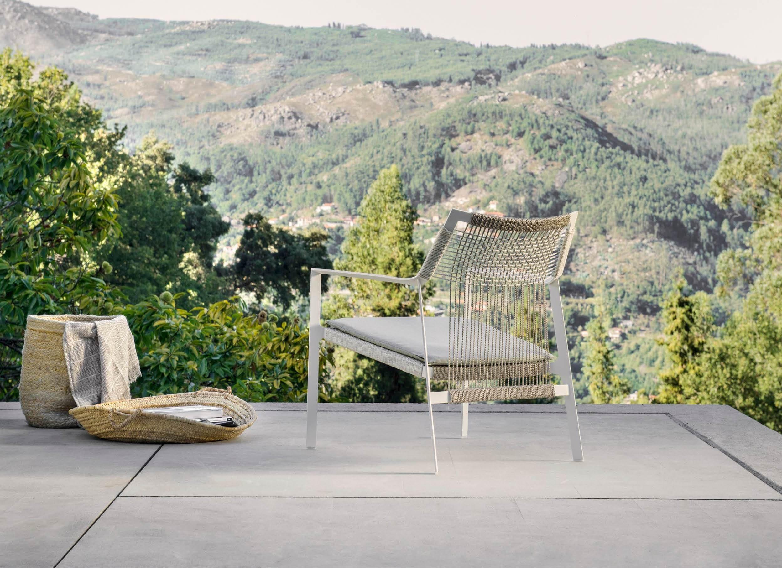 Comfortable Nodi Easy Chair - Modern Home Office & Living Room Relaxation Chair for Small Spaces