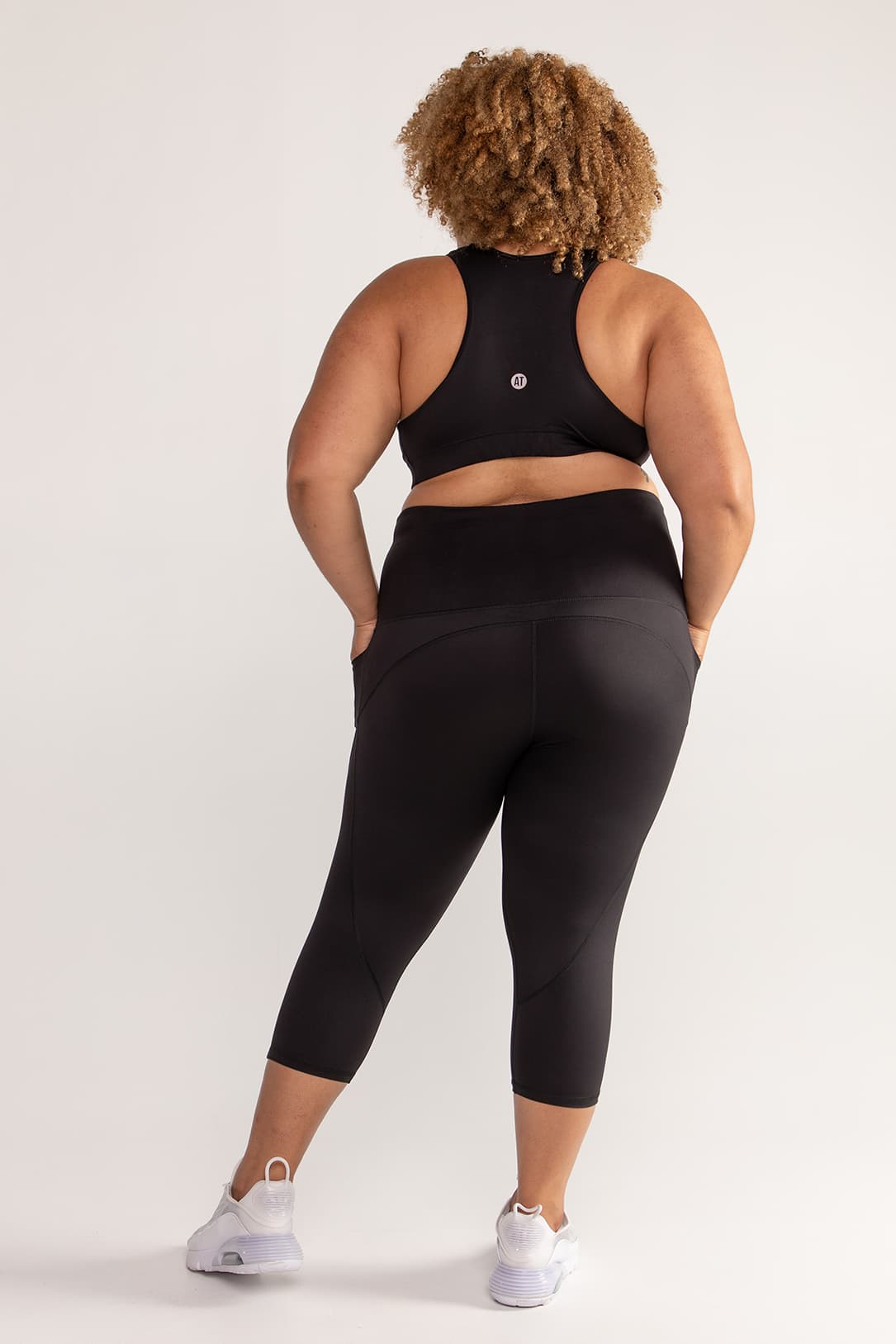 Training Pocket Move 7/8 Leggings for Women - Black | High-Waisted Workout Yoga Pants with Side Pockets | Perfect for Gym, Running & Lounge Wear