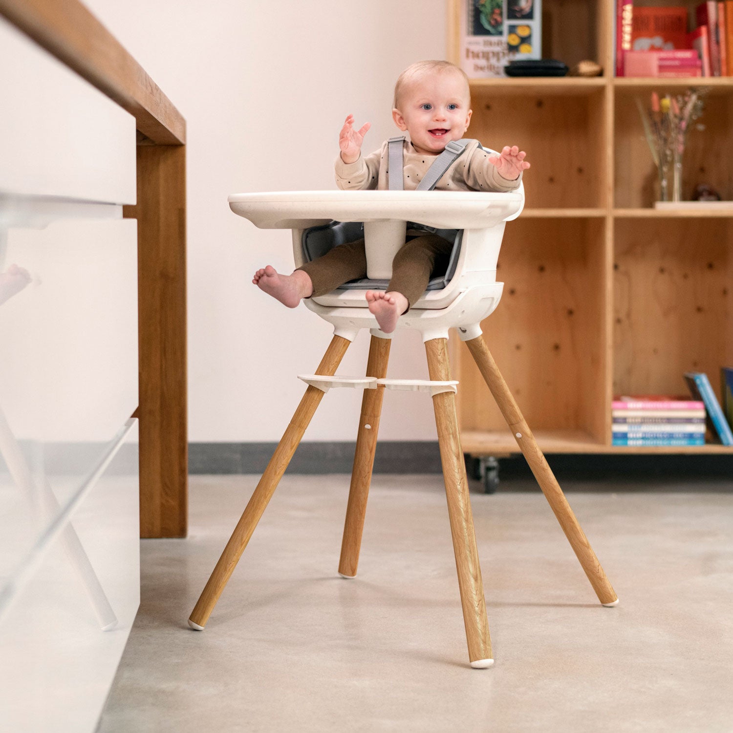Maxi Cosi Moa 8-in-1 Convertible High Chair for Babies & Toddlers - Adjustable Height, Reclining Seat, Easy Clean - Perfect for Dining, Feeding & Playtime