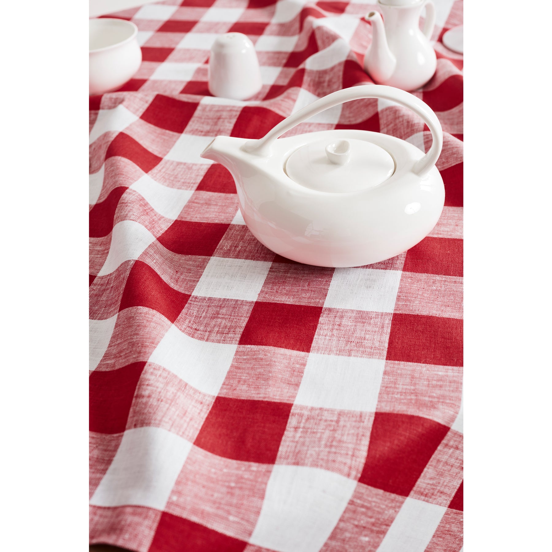 Buffalo Check Table Throw - Soft and Durable Plaid Table Cover for Kitchen, Dining Room, and Picnic - Perfect for Holiday Decor and Outdoor Gatherings