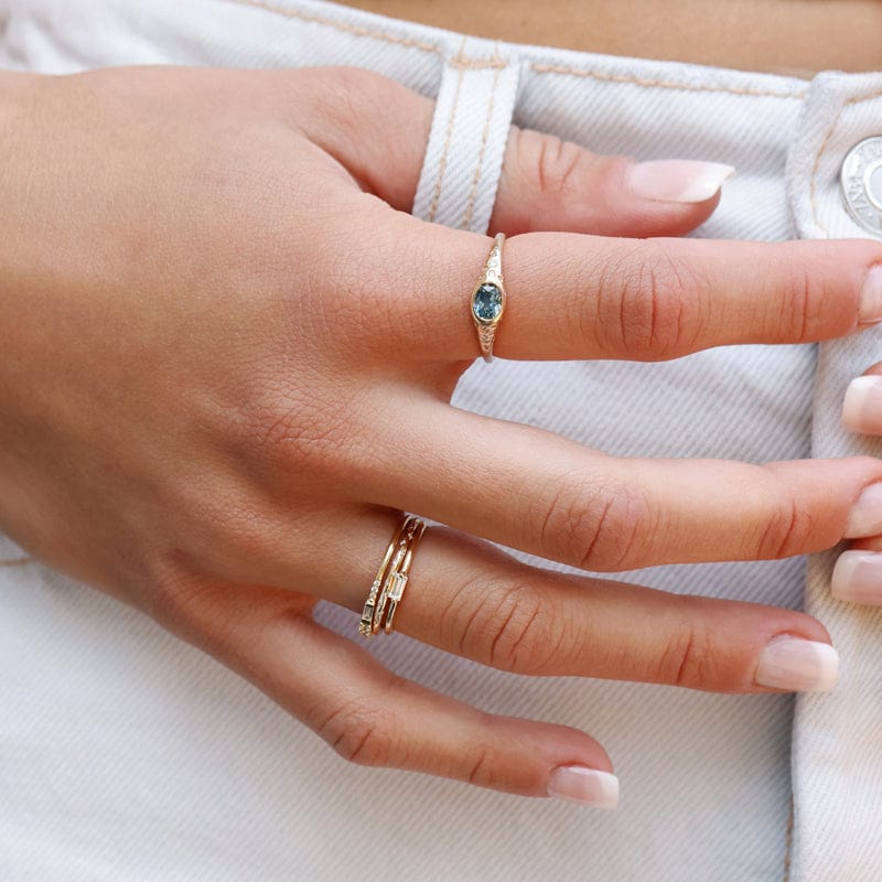 Stunning Montana Sapphire Bezel Ring - 14K Gold Vintage Wedding Band for Women | Perfect for Engagement, Anniversary & Everyday Elegance