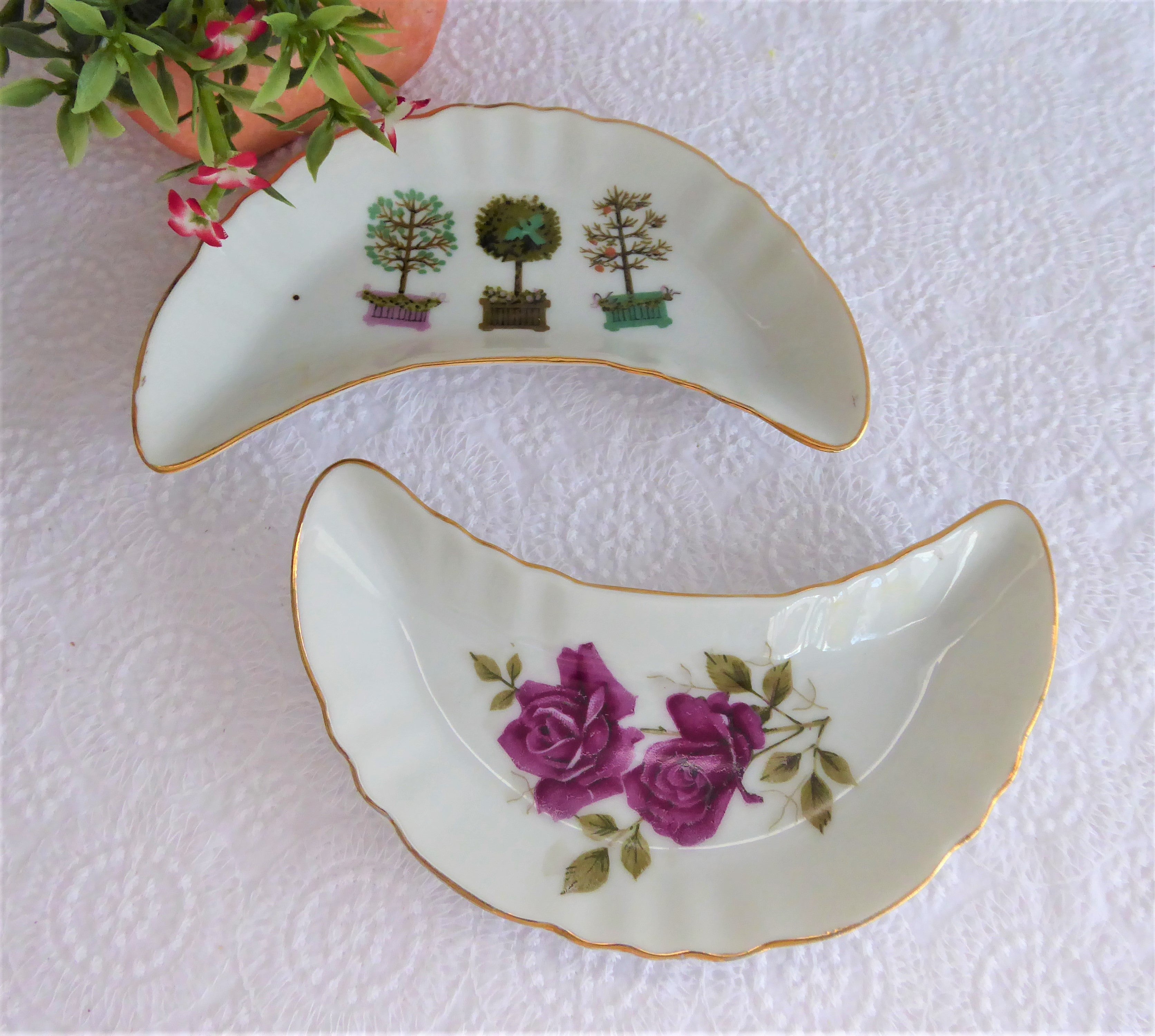 Vintage 1970s Takahashi Porcelain Crescent Bone Dishes - Floral Roses Topiary Design, Small Side Dish Bowls for Sushi, Soy Sauce, Condiments - Perfect for Japanese Dining, Tea Ceremonies & Home Decor