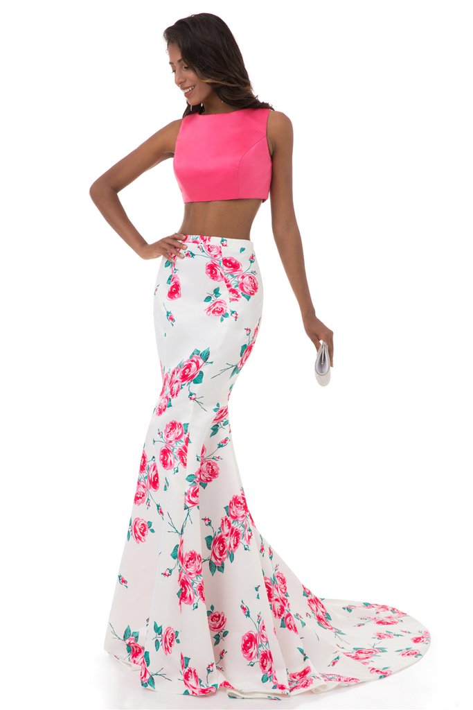 Elegant Women's 2-Piece Prom Dress with Long Halter Neckline, Keyhole Back & Side Slit - Sexy Formal Evening Gown for Homecoming, Graduation & Special Occasions