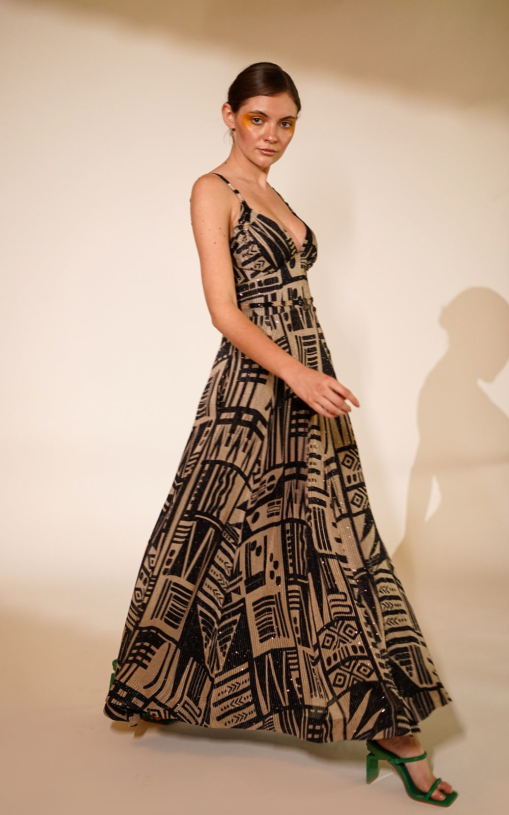 Elegant White Abstract Print Dress for Women - Perfect for Casual Outings, Parties & Summer Vacations