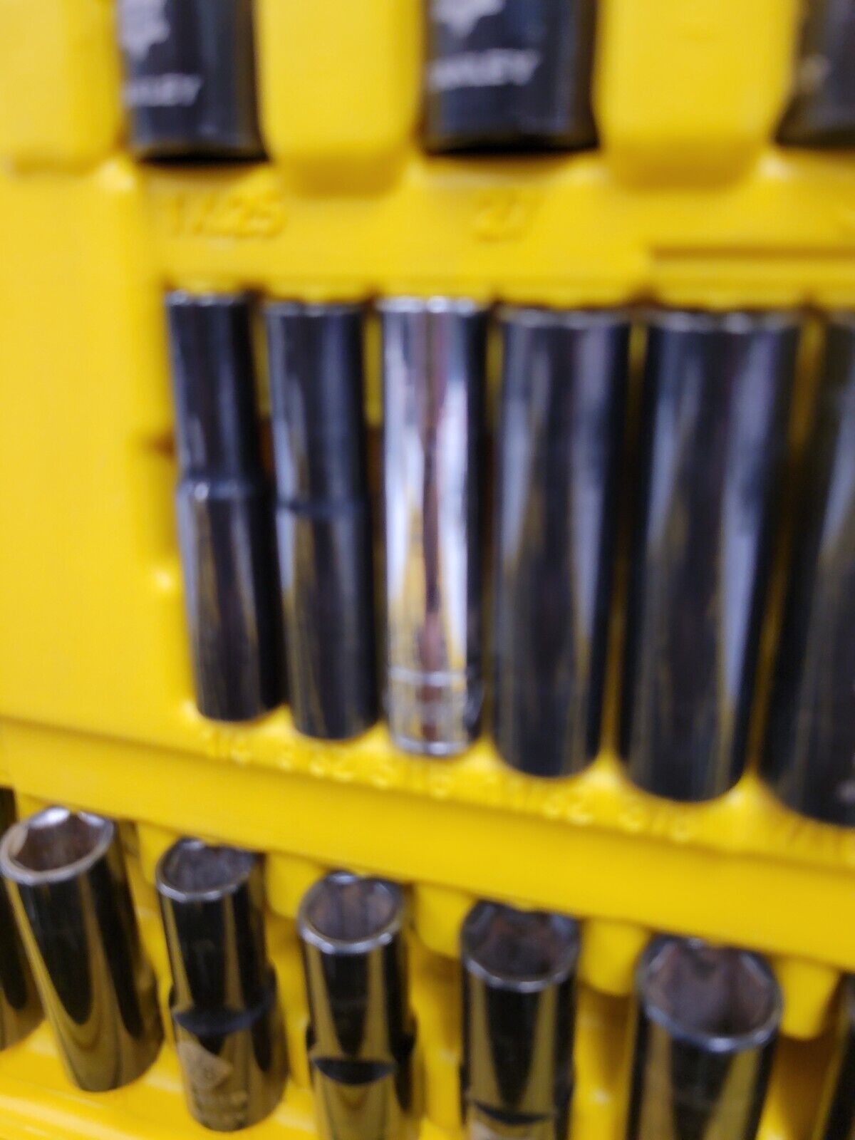 Stanley 182-Piece Socket Set - Complete Mechanics Tool Kit for Cars, Trucks & DIY Projects - Perfect for Home Garage & Professional Auto Repair