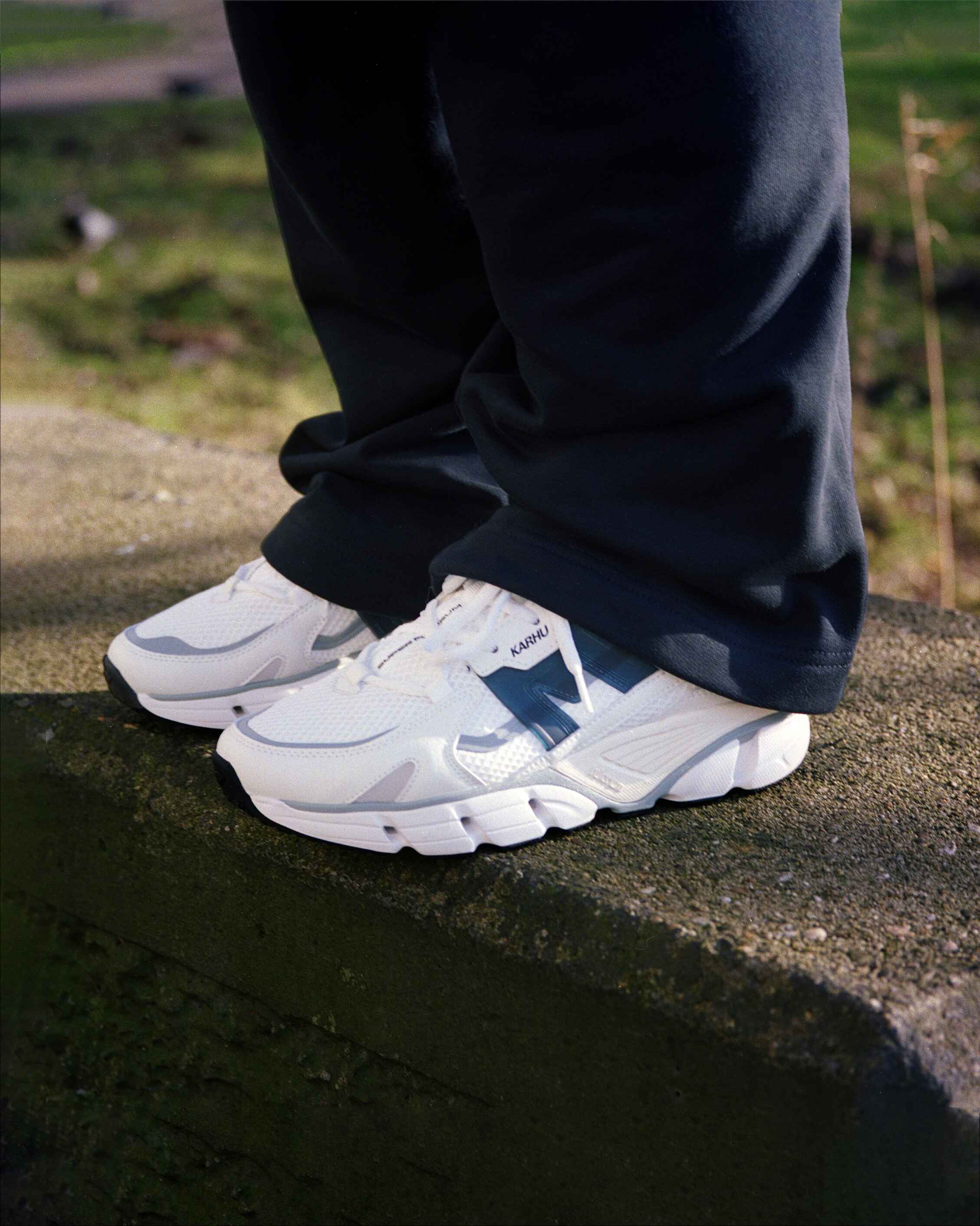 Super Fulcrum White / Deep Navy - Premium Quality for Home, Office & Outdoor Use