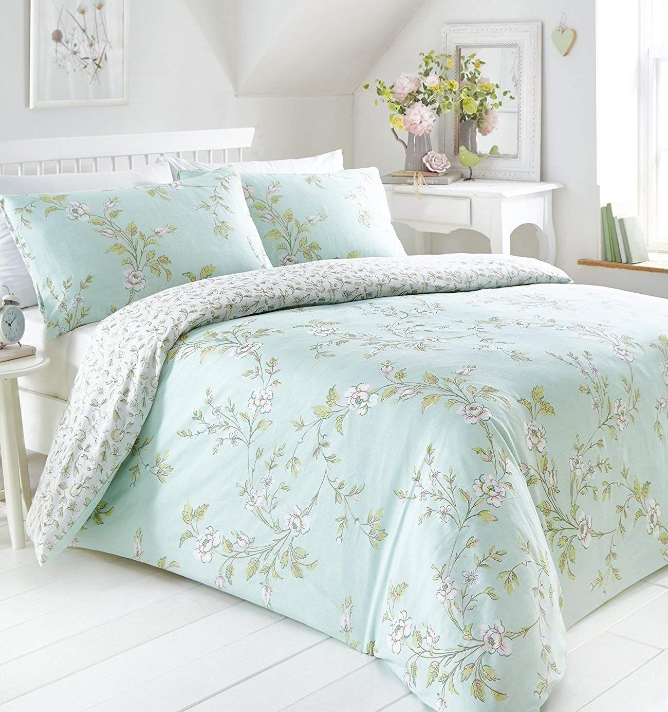 Reversible Floral Leaf Duck Egg Blue Duvet Cover Set - UK King/US Queen Size | Elegant Bedding for Master Bedroom, Guest Room & Vacation Homes