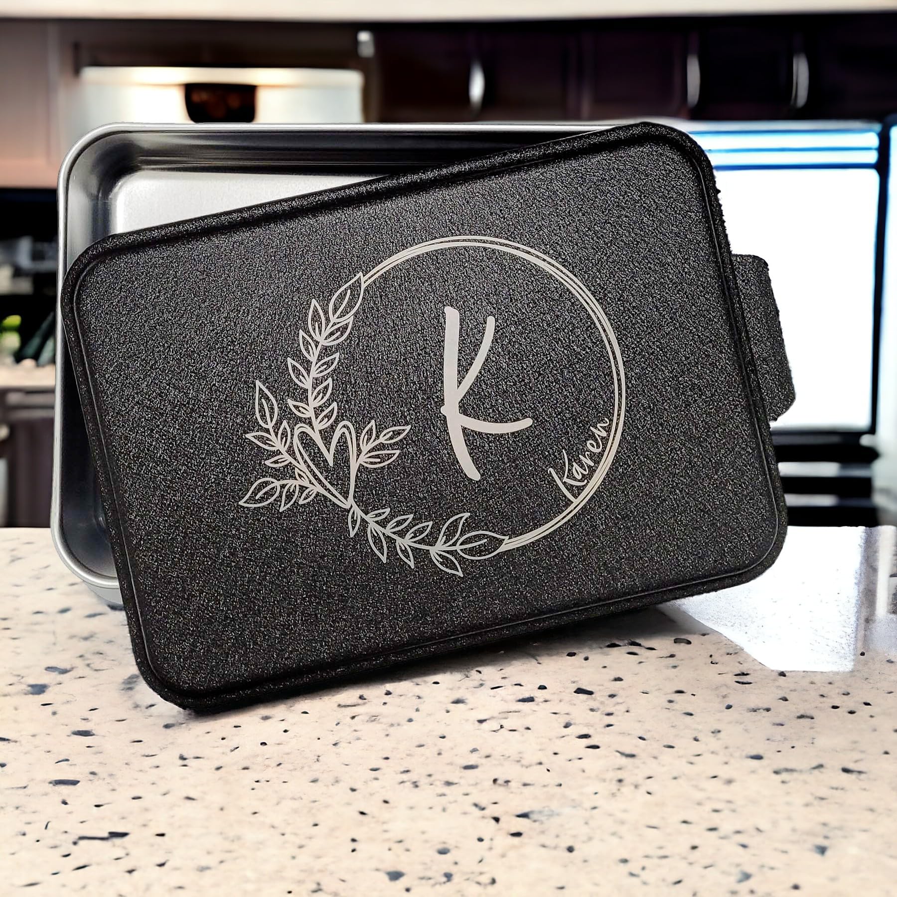 Personalized Engraved Cake Pan - Custom Aluminum Baking Pan with Lid | Perfect Wedding Gift, Bridal Shower Present & Housewarming Gift for Chef | Great for Mother's Day & Special Occasions | Ideal for Baking Cakes, Cupcakes & Desserts at Home