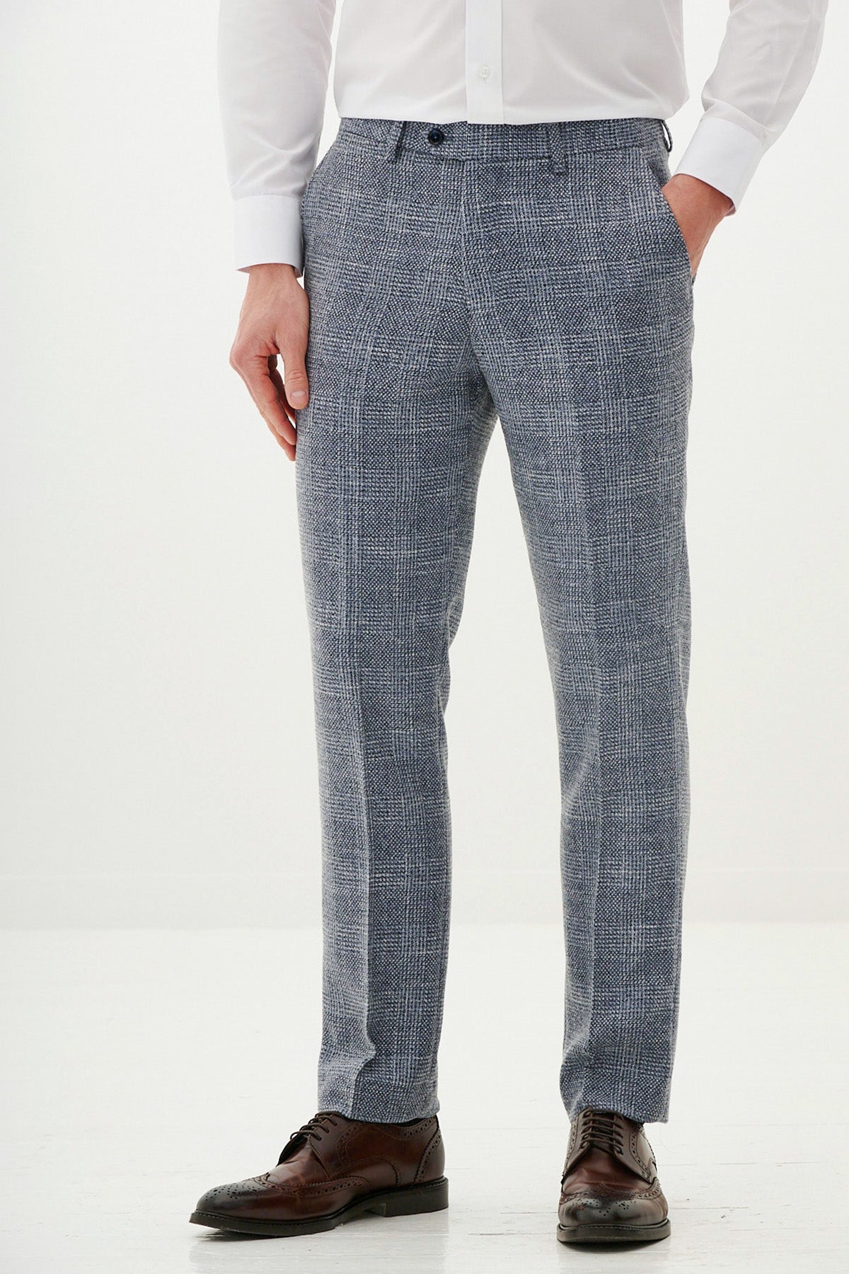 Tim Iroegbunam Everton FC Tweed Suit in Kris Sky Blue - Official Football Club Collection - Perfect for Matchdays & Fan Events