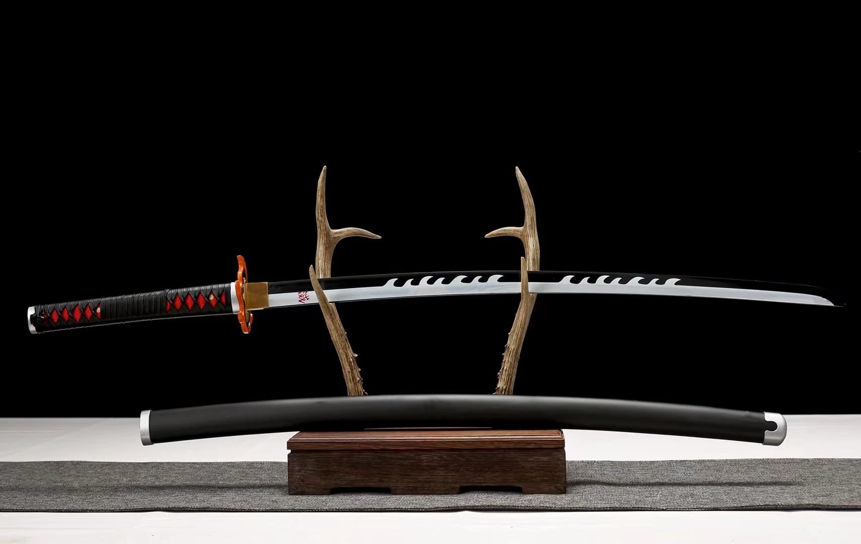 HERO SWORD Japanese Anime Katana - Hand Forged 1045 Carbon Steel Samurai Sword - Full Tang Handmade Demon Slayer Katana - Sharp Practical Blade for Cosplay, Martial Arts & Collectors