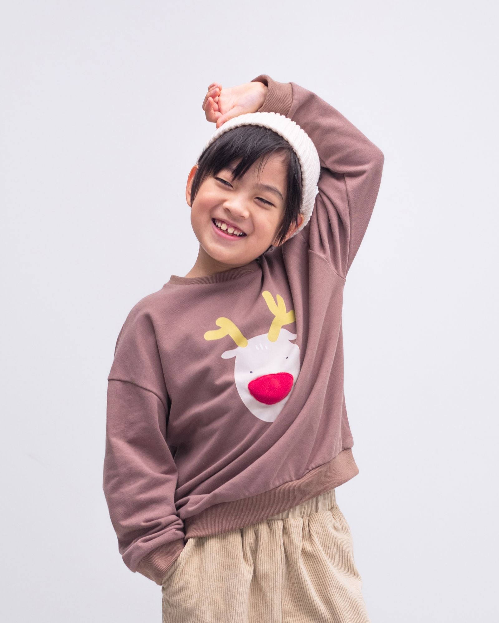 Cozy Reindeer Oversized Pullover Sweatshirt for Kids & Adults - Perfect for Christmas, Winter Holidays & Family Matching Outfits