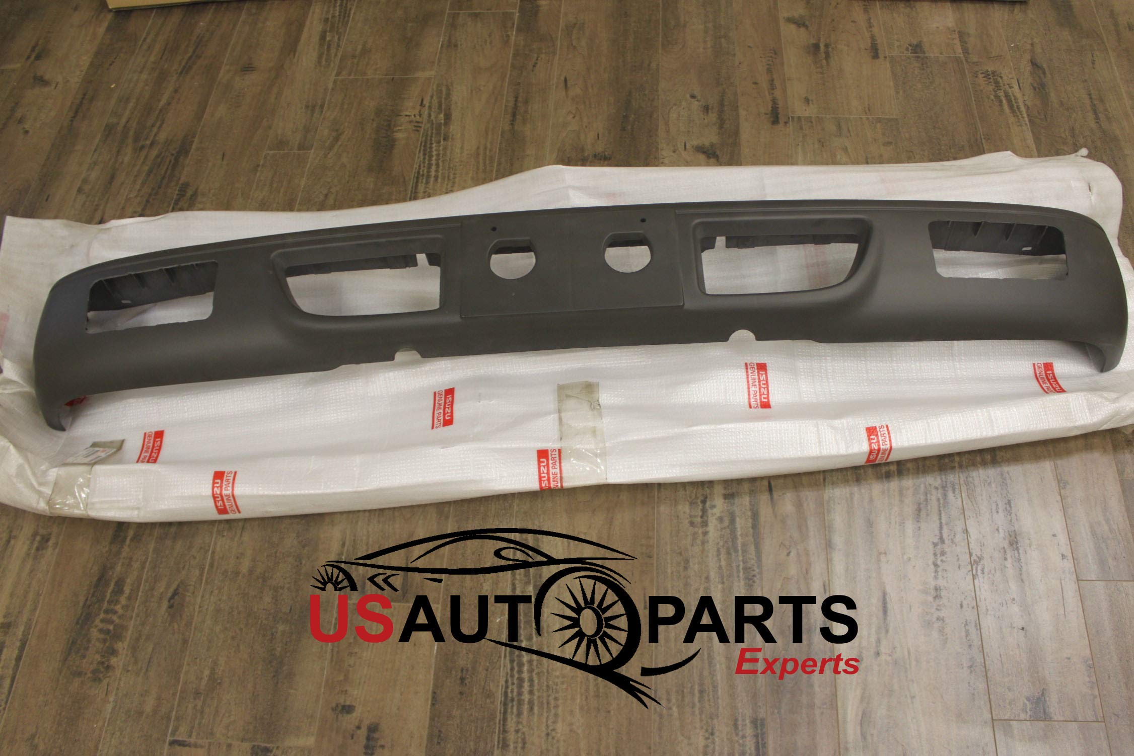 Isuzu Truck Front Bumper Replacement 8-97999-023-0 - Heavy Duty Protection for Off-Roading & Work Sites