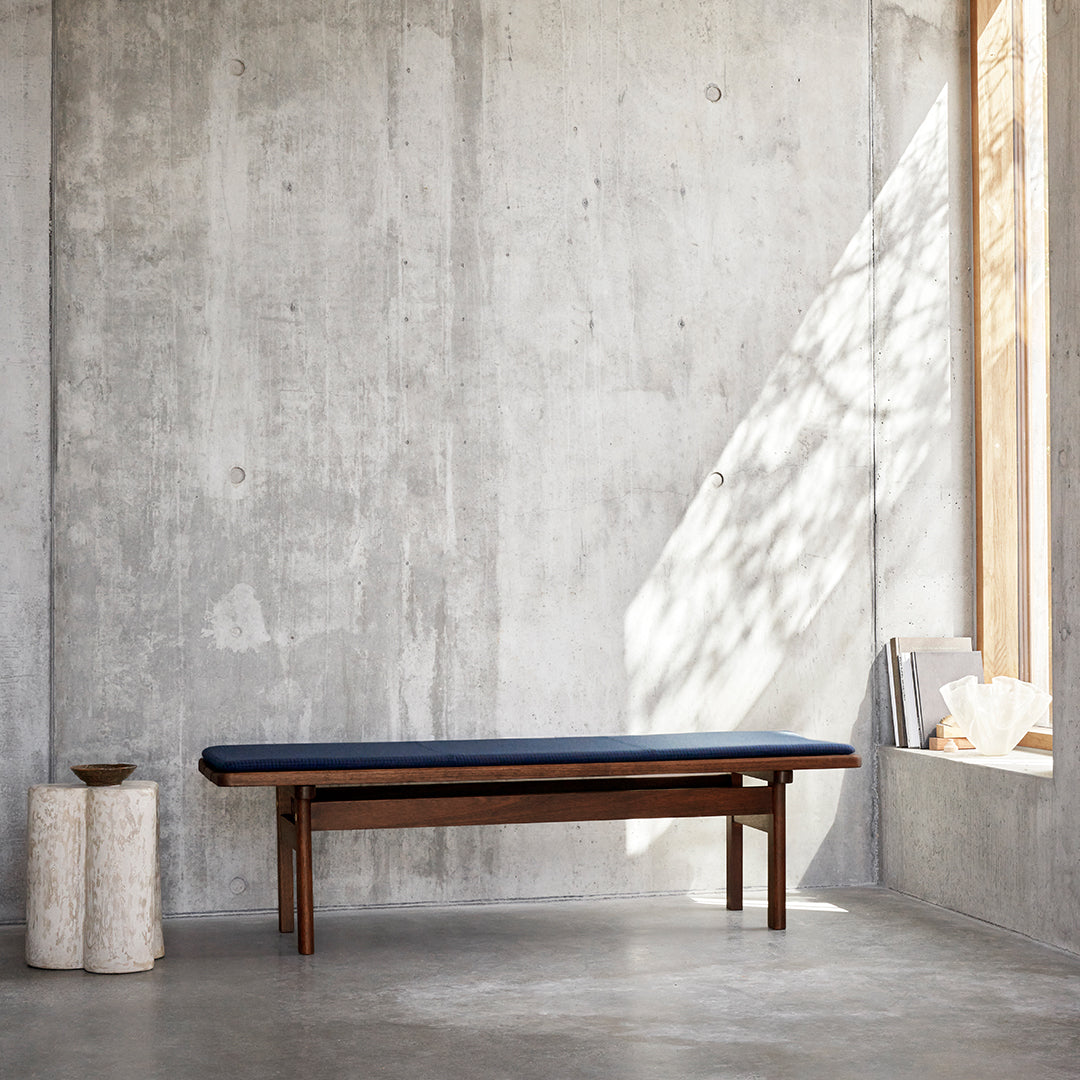 BM0700 Asserbo Bench - Modern Wooden Bench for Living Room, Bedroom & Entryway - Sturdy & Stylish Home Decor Furniture for Indoor Use
