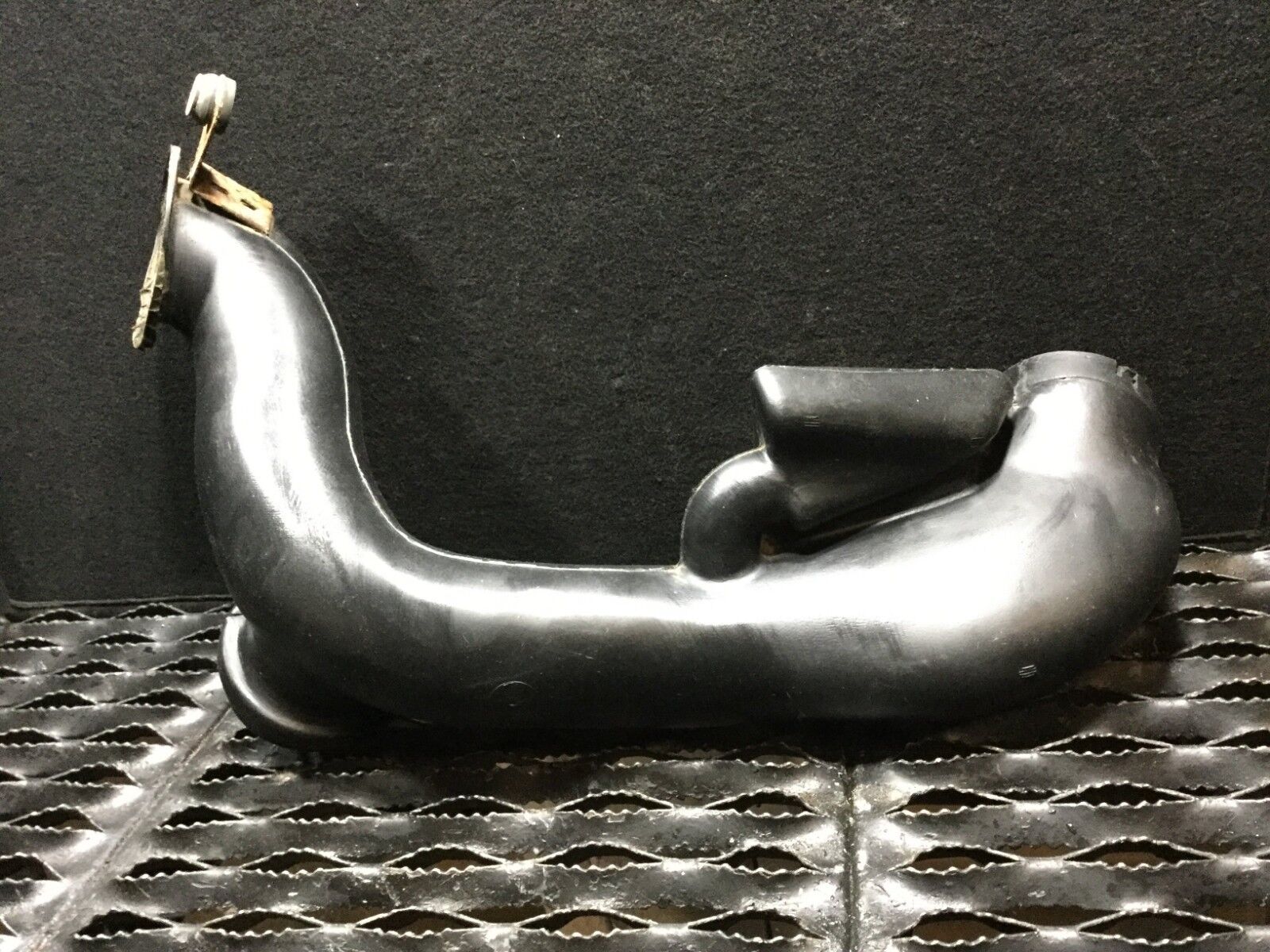 Ford Escape 3.0L Air Intake Hose Pipe Duct OEM Replacement Part 2001-2007 - Improve Engine Performance & Fuel Efficiency for Off-Roading & Daily Commuting