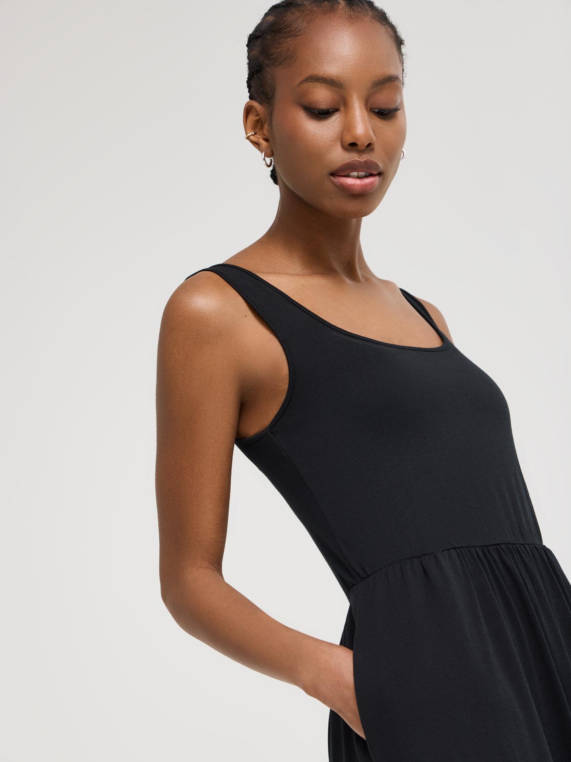 Stylish Thick Spaghetti Strap Midi Dress with Pockets - Perfect for Summer Outings, Beach Vacations & Casual Date Nights