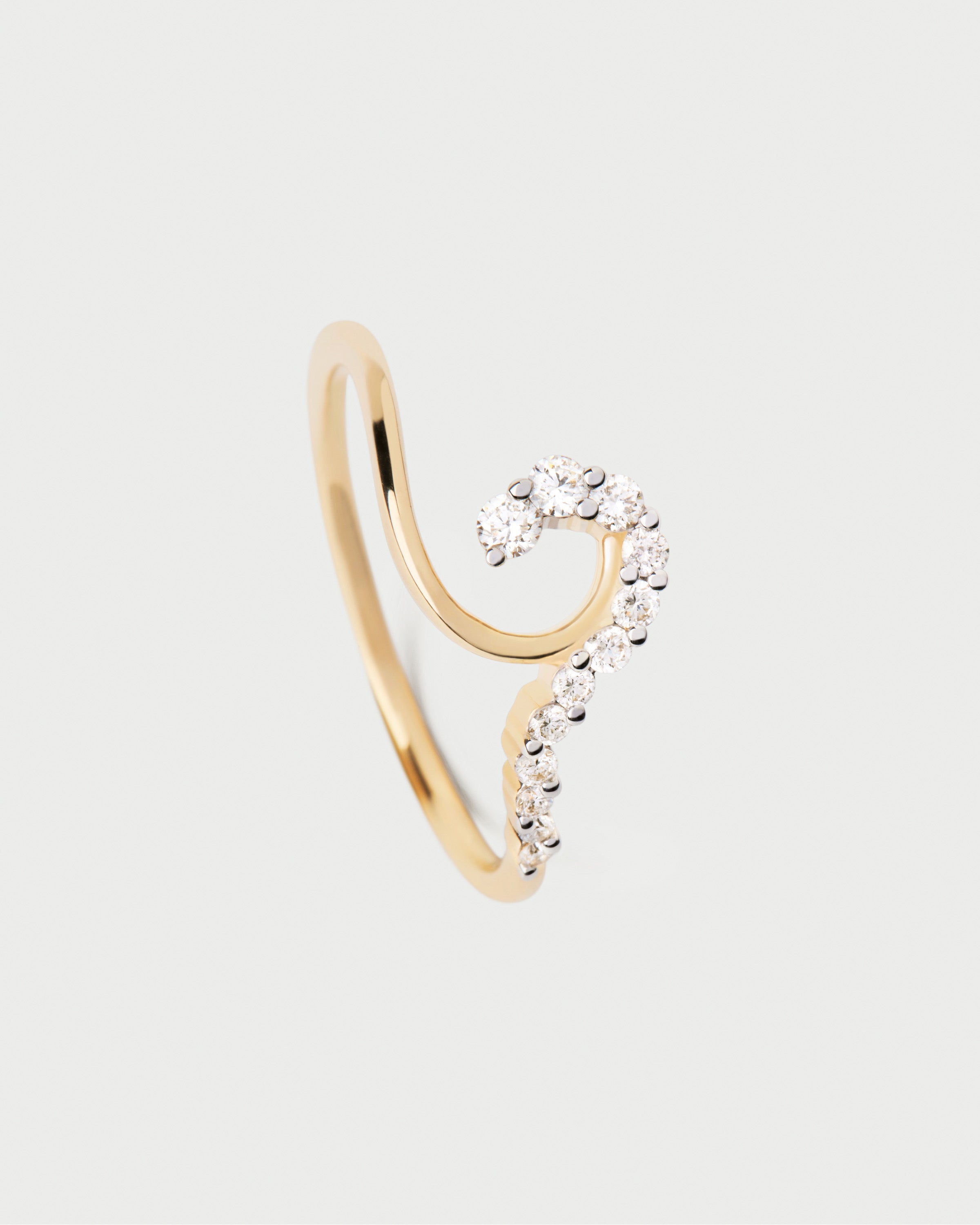 Exquisite Gaia Ring with Diamonds and Gold - Perfect for Weddings, Anniversaries & Special Occasions