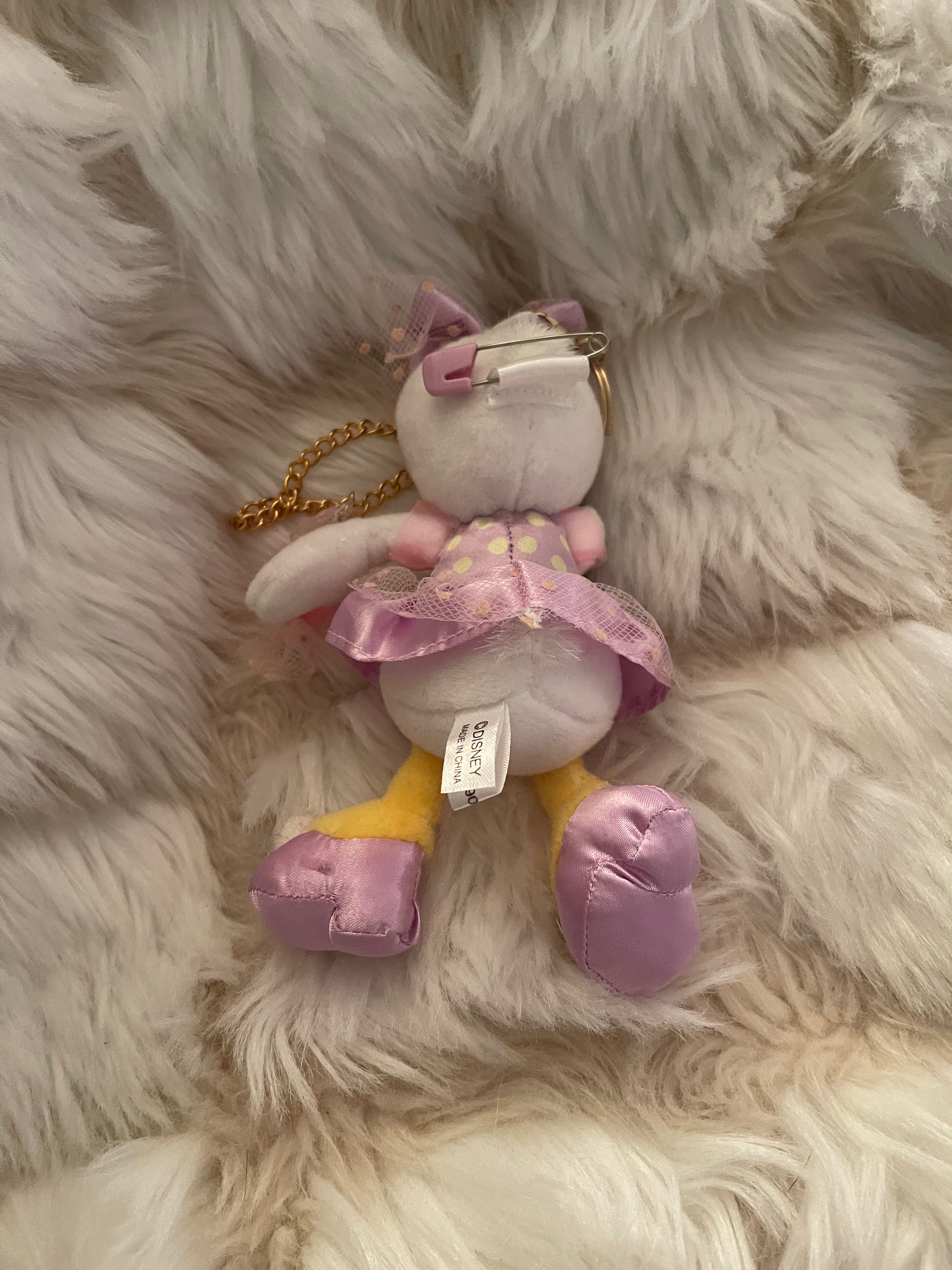 Disney Daisy Duck Plush Keychain - Cute Soft Stuffed Animal Toy for Bags, Backpacks & Keys - Perfect Disney Gift for Fans & Collectors