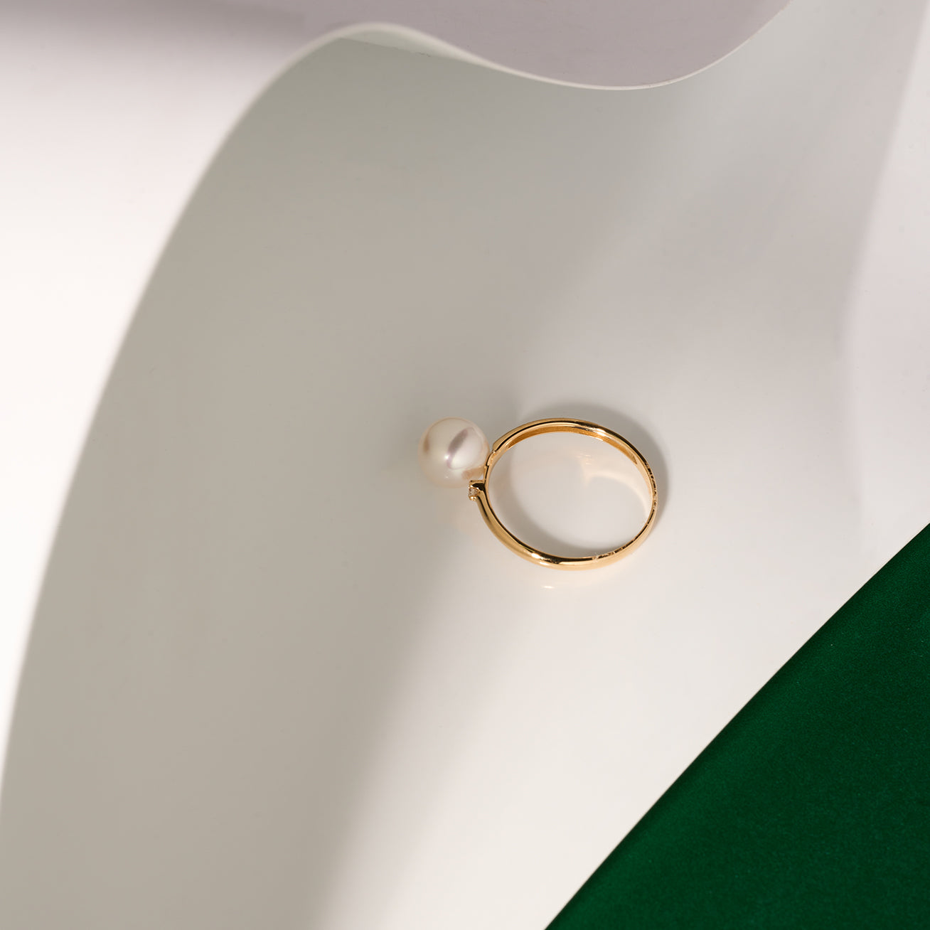 18K Solid Gold Diamond Akoya Hanadama Pearl Ring KR00114 - Elegant Pearl Jewelry for Women, Perfect for Weddings, Anniversaries & Special Occasions