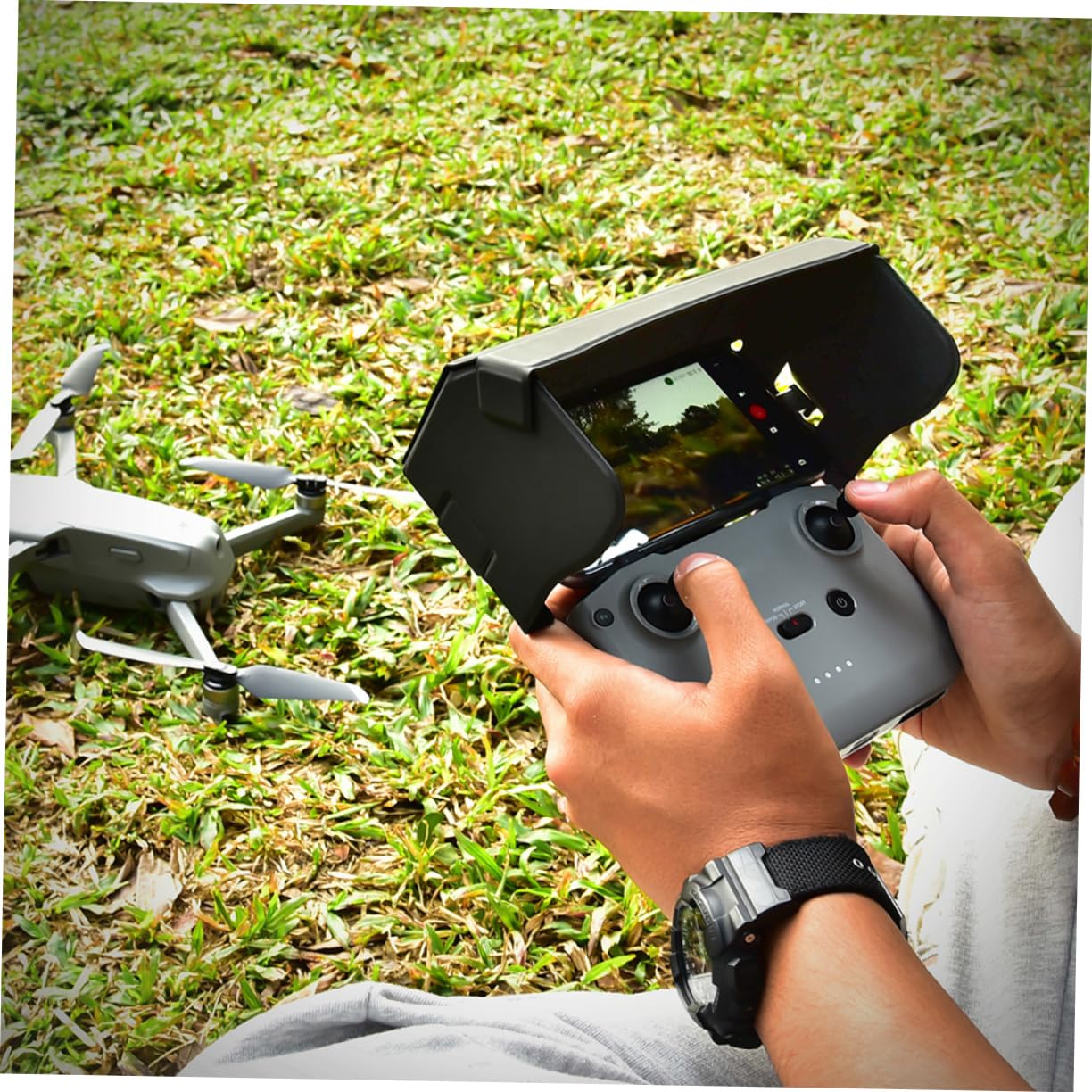 Drone Controller Sunshade Hood - Remote Controller Accessories with Hook for DJI/Mavic/Air, Leather Sun Protection Cover (Perfect for Outdoor Flying & Sunny Conditions)