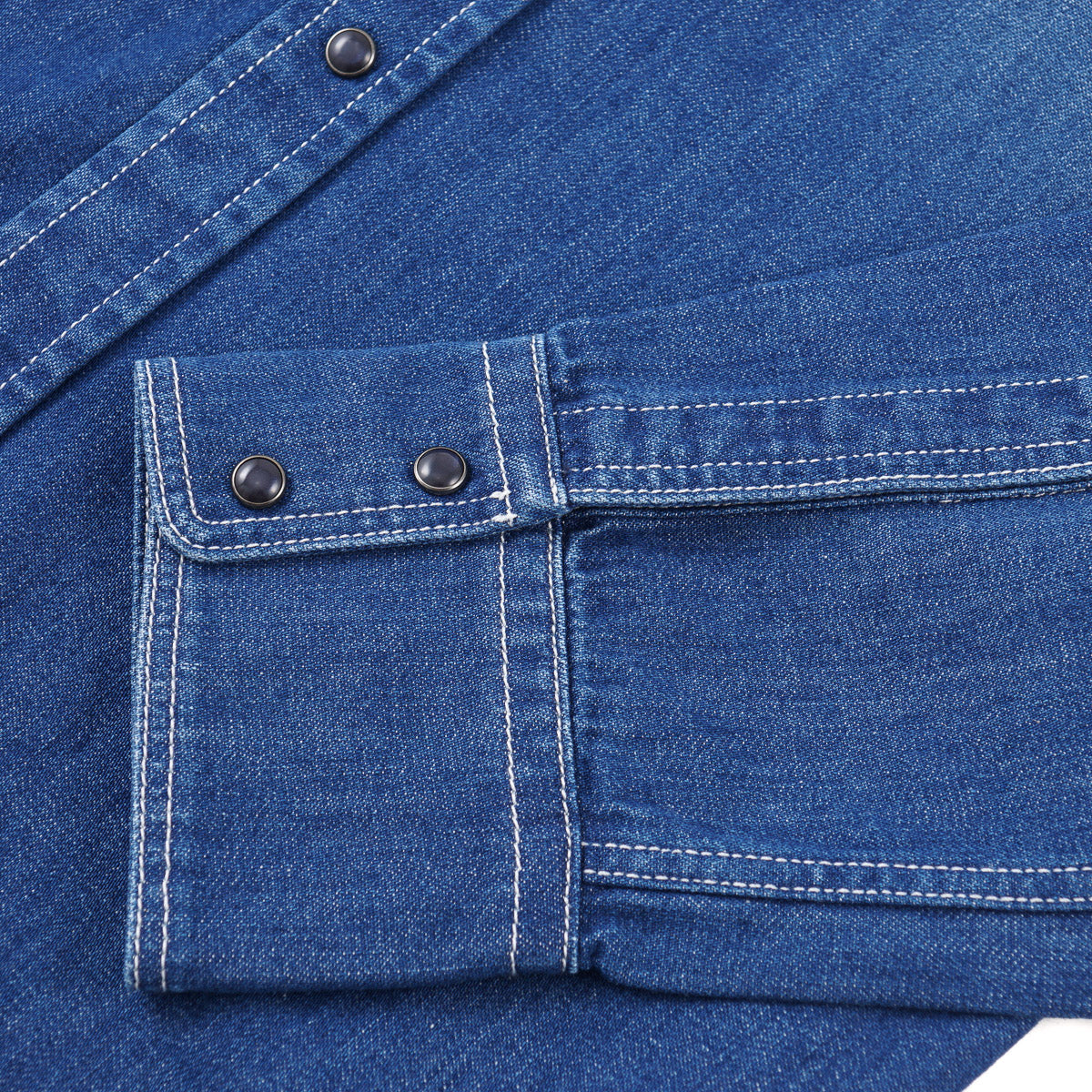 Vintage Snap Front Denim Western Shirt for Men & Women - Stylish Cowboy Shirt with Classic Yoke Design - Perfect for Country Music Festivals, Rodeos & Casual Outfits