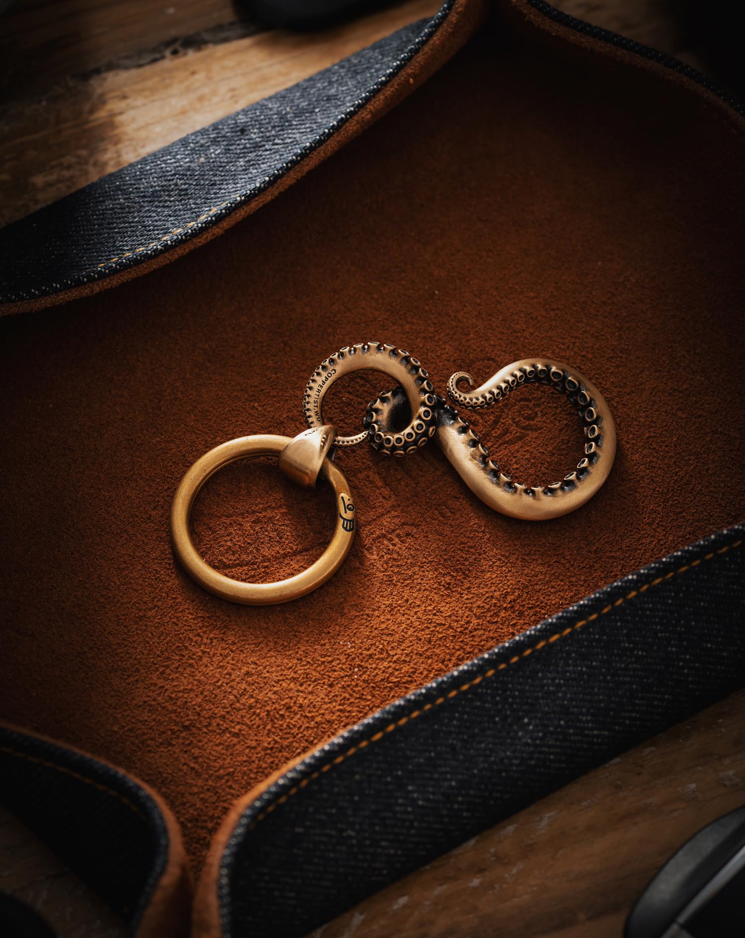 COPPERTIST.WU Octopus Brass Keychain for Men & Women - Unique Tentacle Animal Keyring, Creative Sea-Themed Gift for Car Keys & Decor | Perfect for Beach Lovers & Marine Enthusiasts