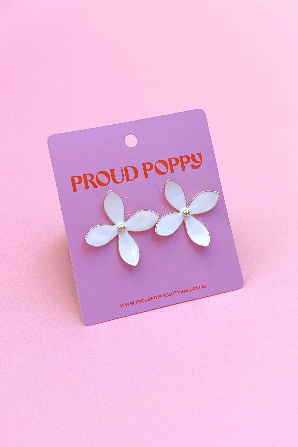 Elegant White Flower Earrings for Women - Dainty Floral Studs for Everyday Wear, Gift Giving & Special Occasions