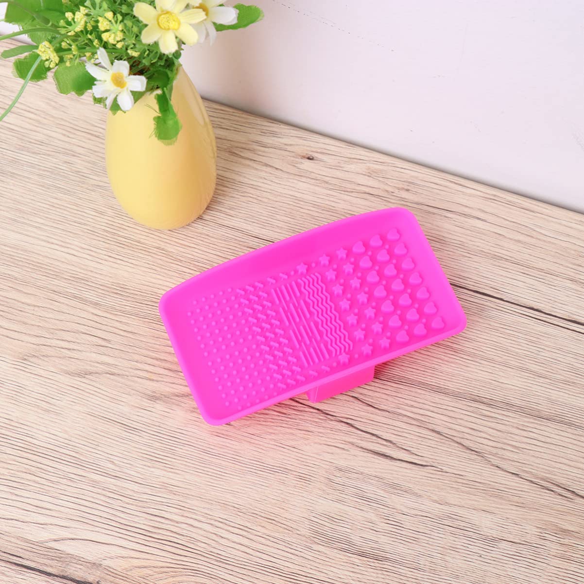 EXCLUZO Silicone Makeup Brush Cleaner - Durable Scrubber Board & Cleaning Pad for Washing Cosmetic Brushes - Perfect for Home, Salon, and Travel Use (1pc)