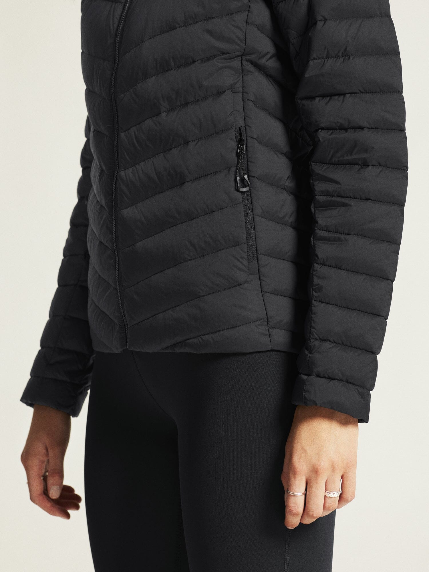 Women's Lightweight Down Jacket for Outdoor Exploration - Waterproof & Warm Winter Coat for Hiking, Camping & Travel