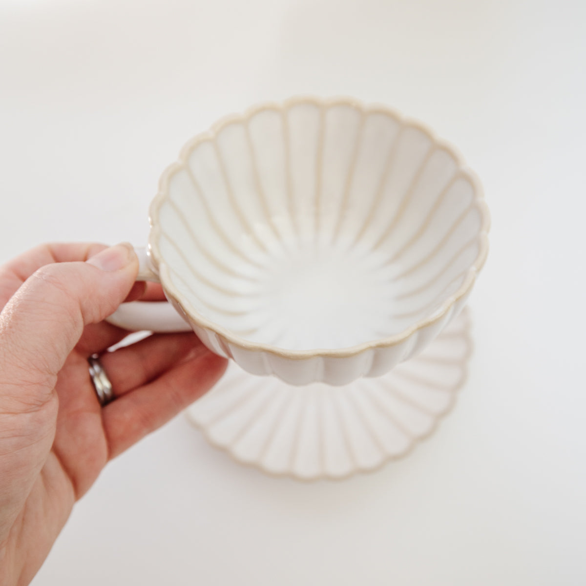 Premium Signature Chrysanthemum Cup and Saucer Set - Elegant Latte Mug for Coffee & Tea - Perfect for Home, Cafe, and Gift Giving