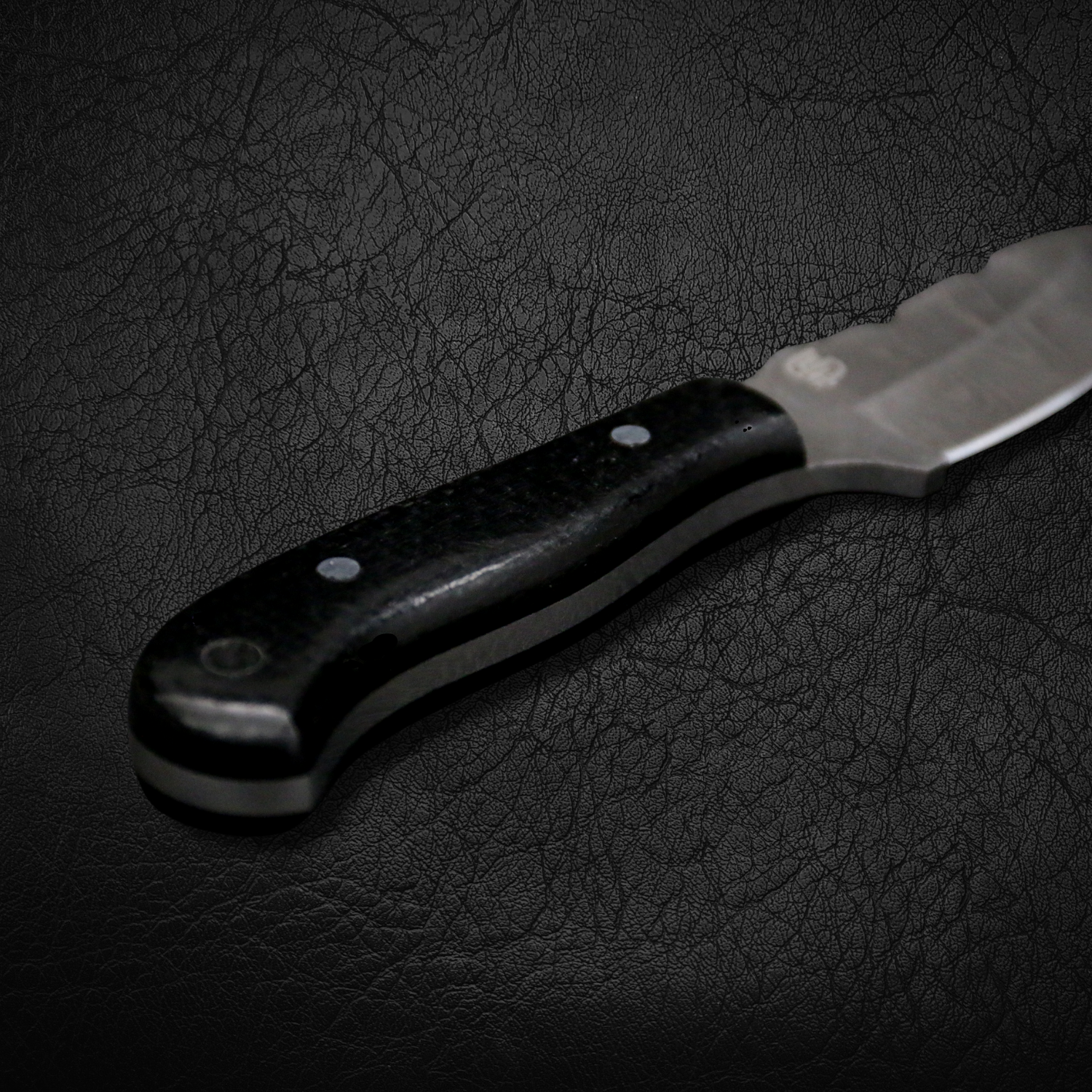 Premium Shackleton Damascus Steel Skinner Knife - High-Quality Hunting, Outdoor & Survival Tool for Camping, Bushcraft & Skinning Game