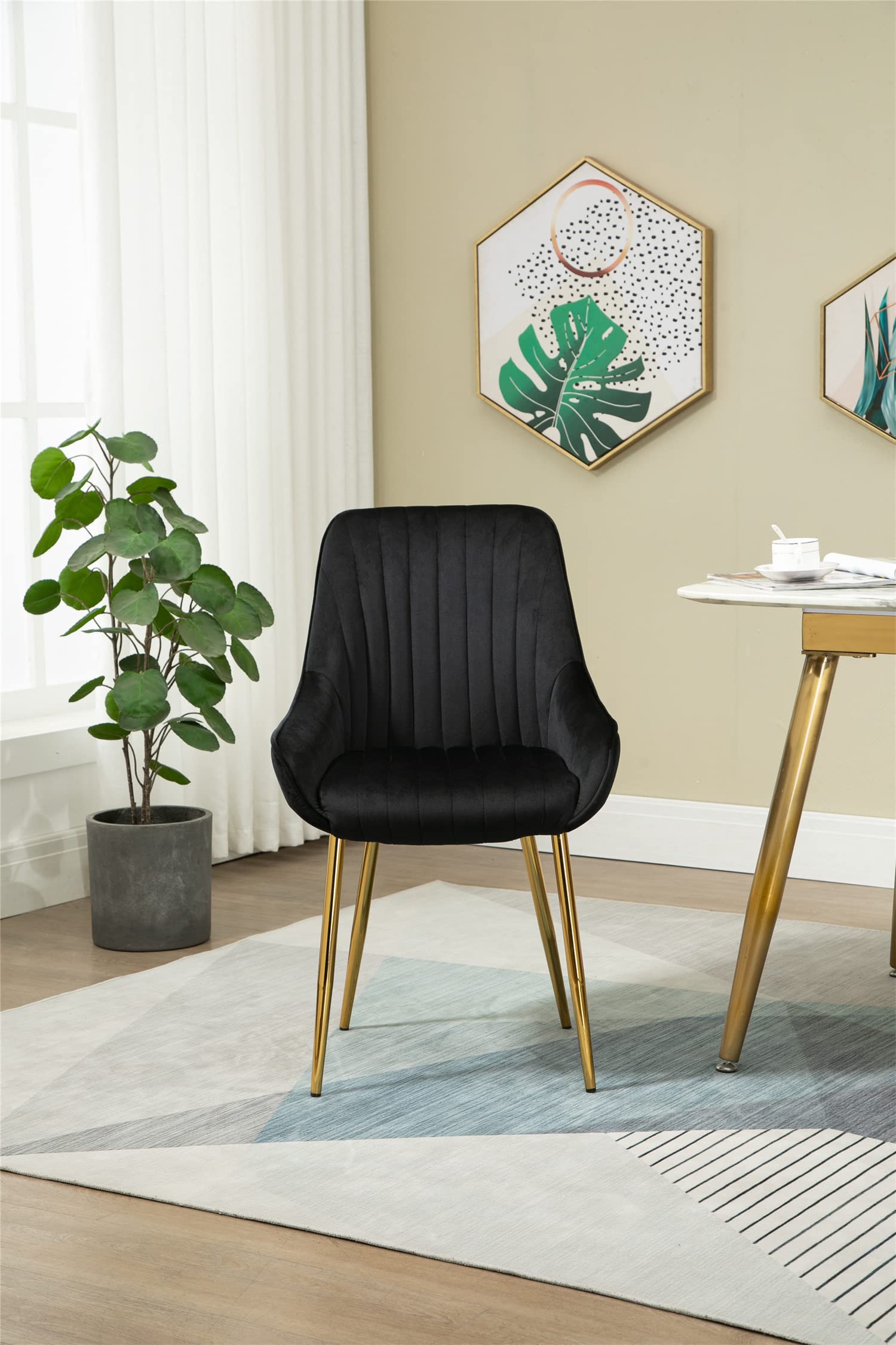 Velvet Upholstered Dining Chairs with Metal Legs - Modern Velvet Accent Chair with Cozy Armrest & Curved Backrest - Comfy Armchair for Living Room, Bedroom, Office - Single Sofa Leisure Shell Chair in Black - Perfect for Dining, Lounging & Home Decor