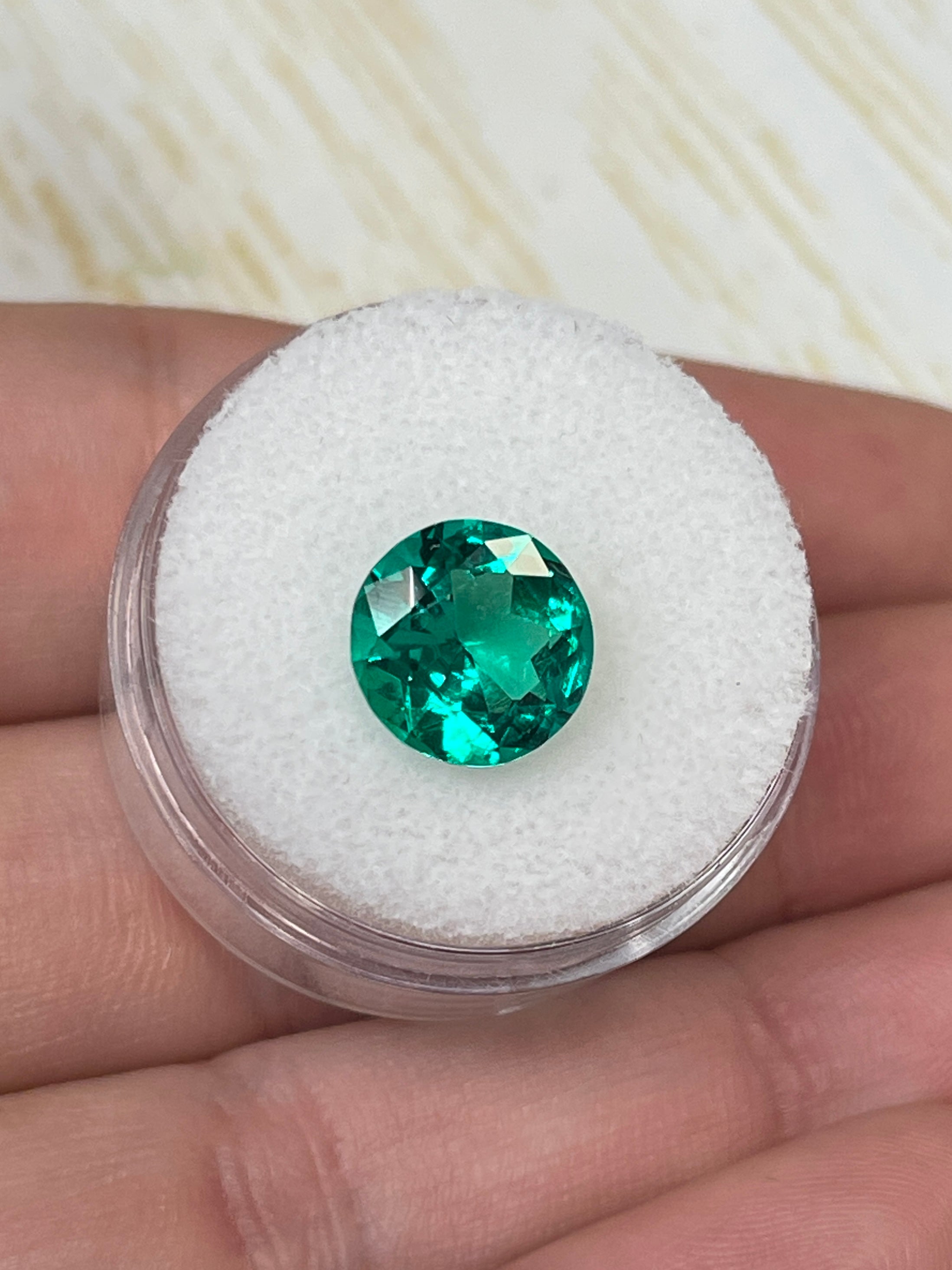 2.71 Carat 10x10mm AAA+ Colombian Emerald - Natural Round Loose Gemstone with Minor Oil Treatment | Perfect for Engagement Rings, Jewelry Making & Collector's Items
