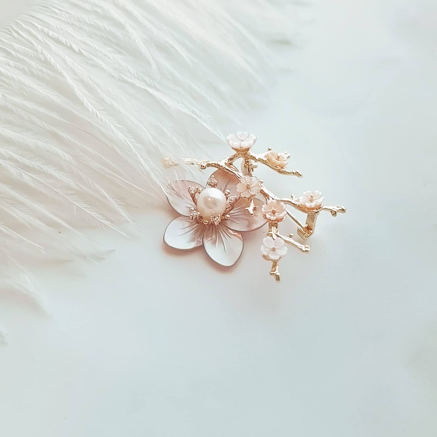 Elegant Crystal & Rhinestone Flower Brooch for Women - Pink Blossom Fashion Pin Jewelry Gift for Birthday, Party, Wedding, New Year | Perfect for Dresses, Coats, Hats & Special Occasions