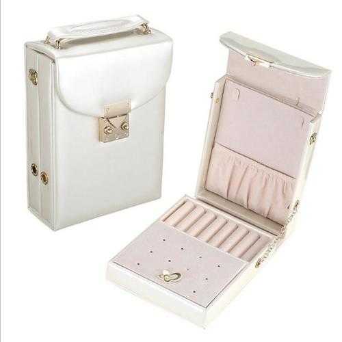 BRIDESMAID Jewelry and Makeup Organizer Bag - Elegant Cosmetic Pouch for Bridal Party, Wedding Accessories & Travel Essentials - Perfect for Bridesmaids, Bachelorette Parties & Special Occasions