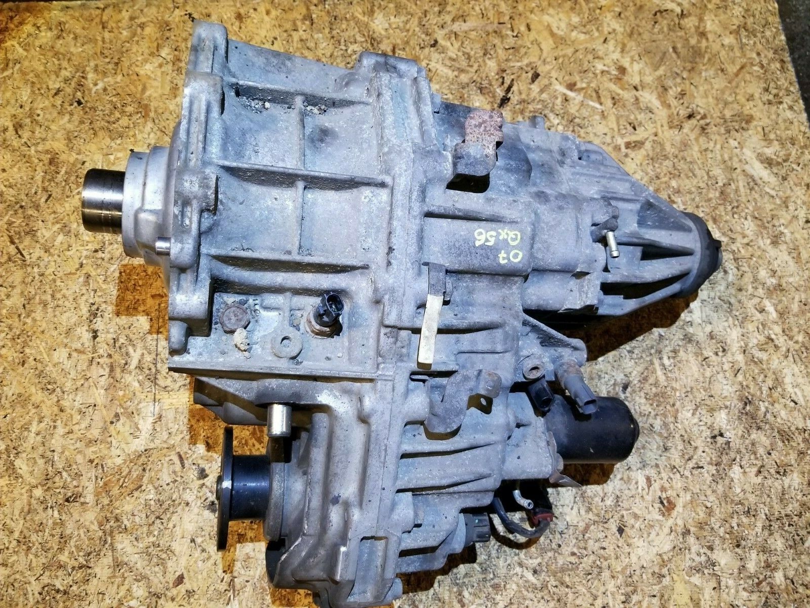 04-07 Infiniti QX56 Transfer Case OEM Replacement Part - Perfect for Off-Roading & Towing Scenarios