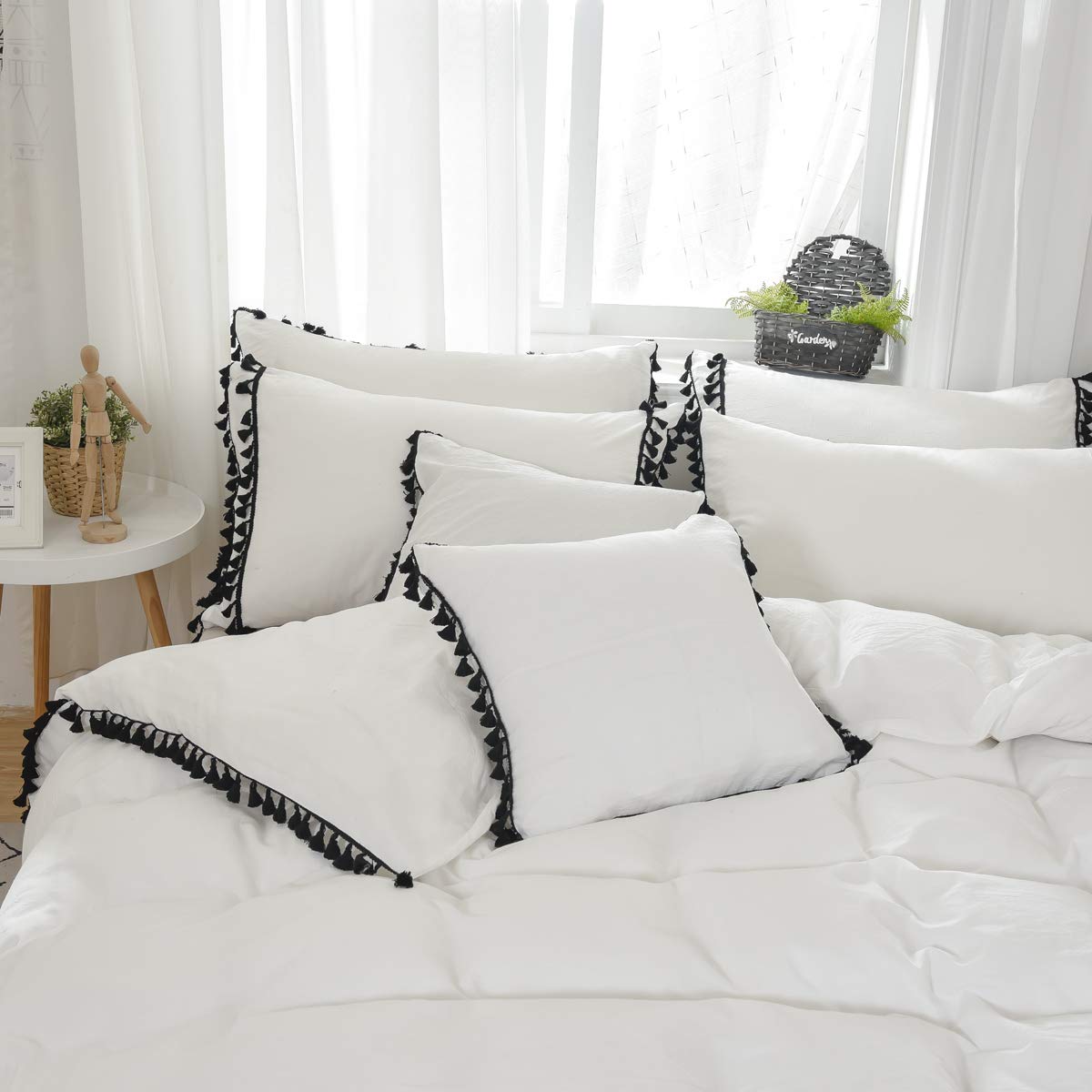 Boho Duvet Cover Set Queen Size - 3 Piece Tassel Fringe Bedding Set with Zipper Closure | Soft Washed Cotton Linen Feel in Black & White | Breathable & Comfortable for Bedroom Decor, Guest Room, or Bohemian Style Home