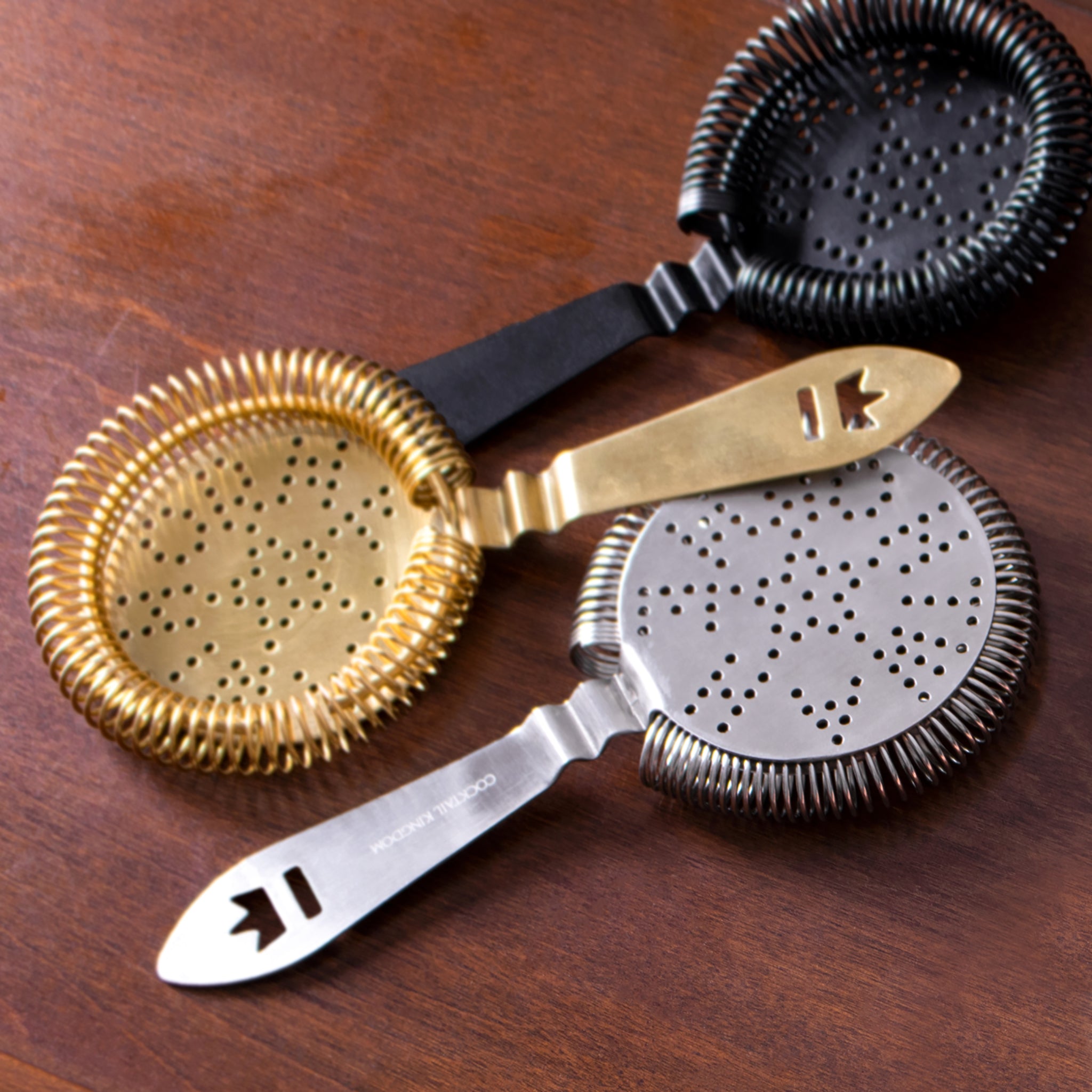 Vintage Style Cocktail Strainer - Premium Stainless Steel Bar Tool for Mixing Drinks, Cocktails, and Mocktails | Perfect for Home Bars, Parties, and Professional Bartenders