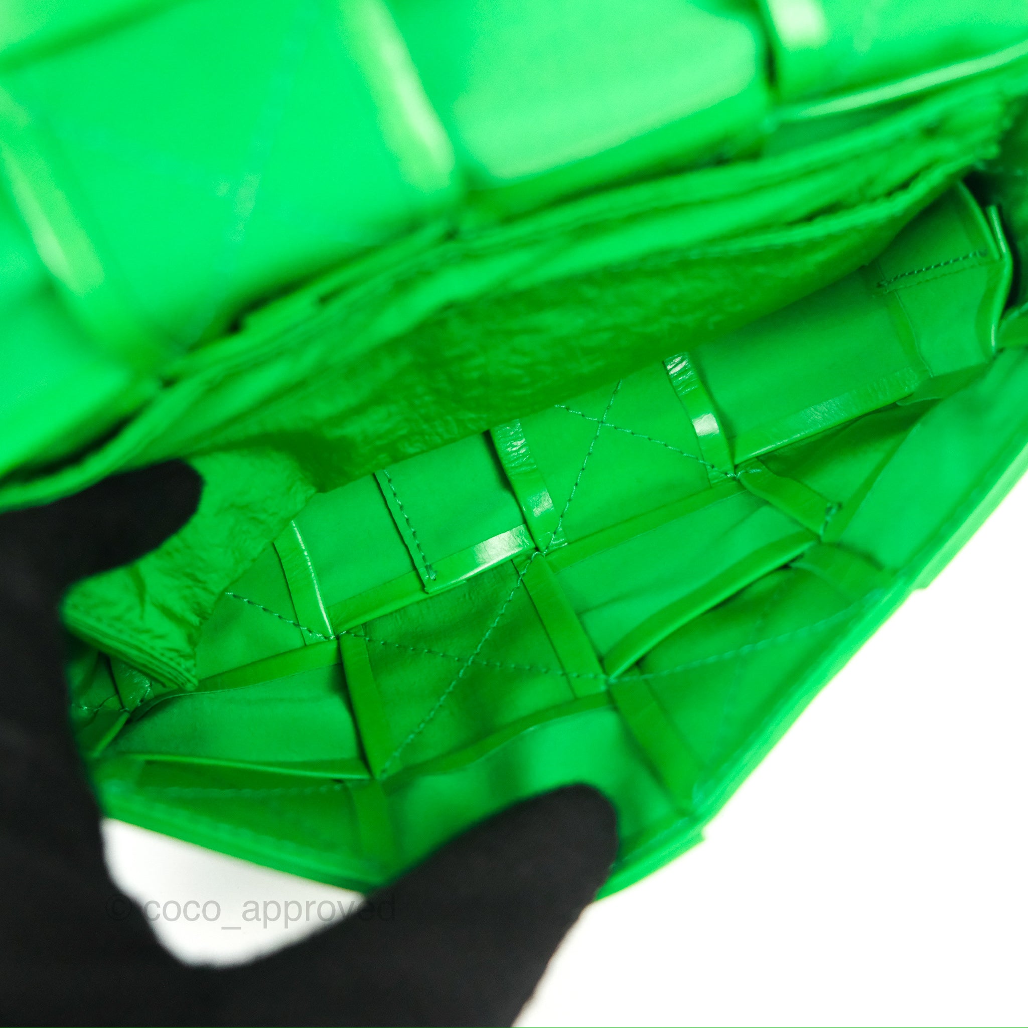 Bottega Veneta Mini Cassette Belt Bag - Parakeet Green Intreccio Leather Crossbody Bag for Women | Perfect for Everyday Use, Travel & Night Out