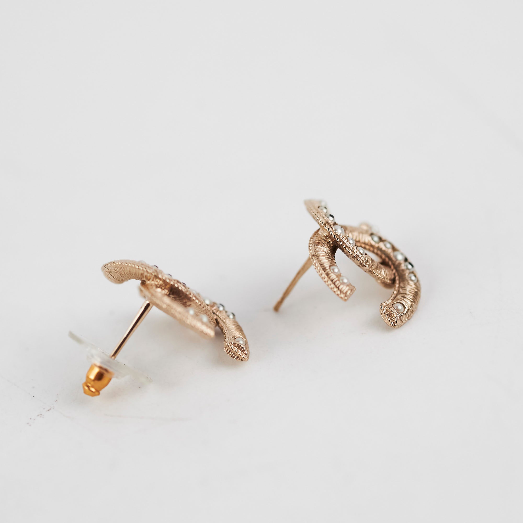 Chanel CC Logo Pearl Earrings for Women - Luxury Fashion Jewelry Gift for Birthday, Anniversary & Special Occasions