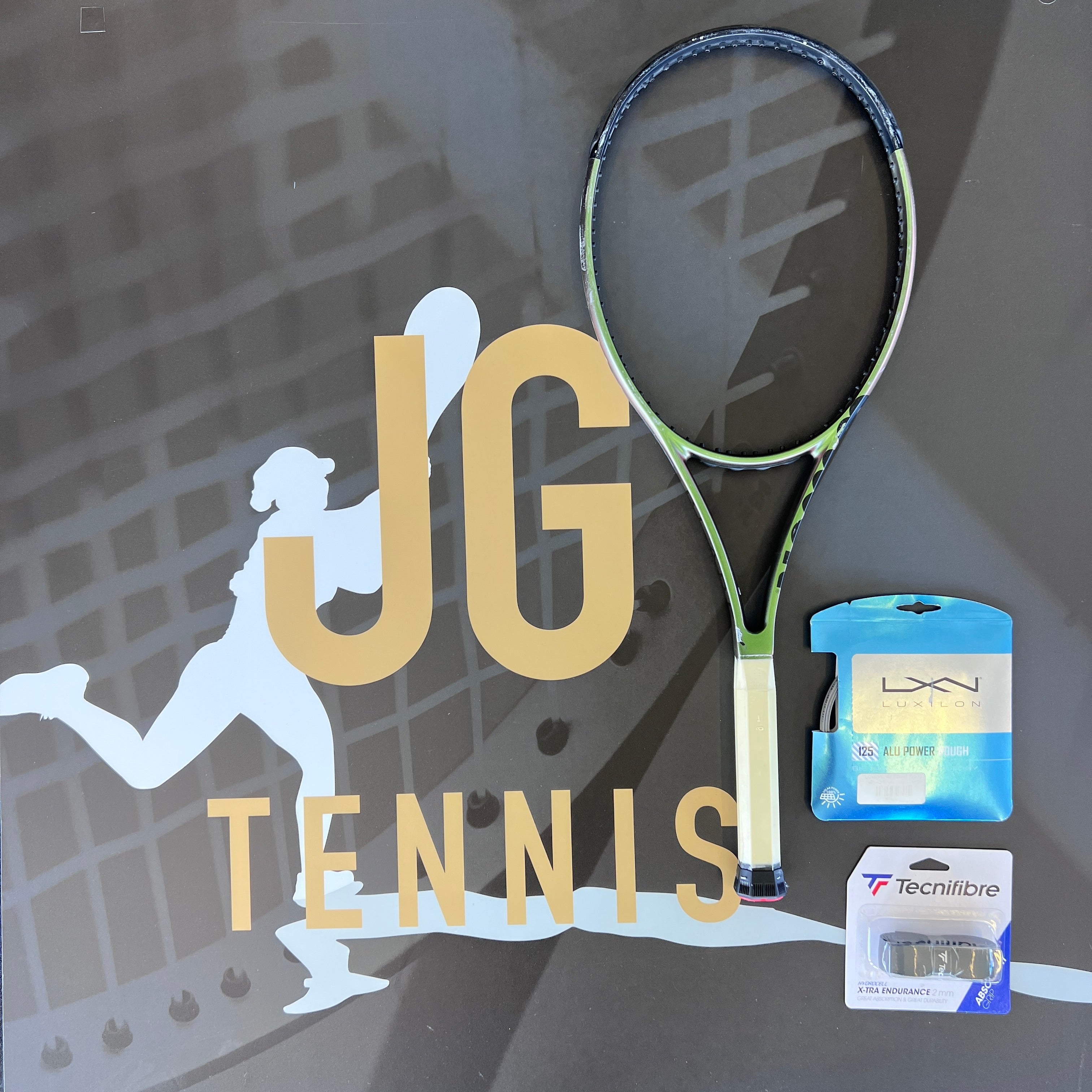 Wilson Blade 98 v8 Tennis Racket - 18x20 String Pattern (L2 Grip) | Pre-Owned Demo Model | Perfect for Competitive Play & Training Sessions