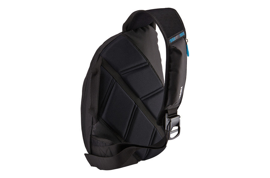 Thule Crossover 17L Sling Backpack - Lightweight Water-Resistant Crossbody Bag for Travel, Hiking & Everyday Use - Perfect for Commuters, Photographers & Outdoor Adventures
