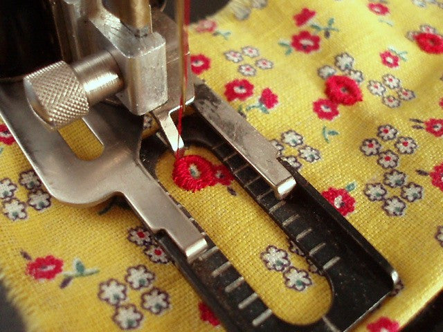 Vintage Original Eyelet Cam for Singer Buttonholer - Perfect for Sewing Machines & Vintage Clothing Repair