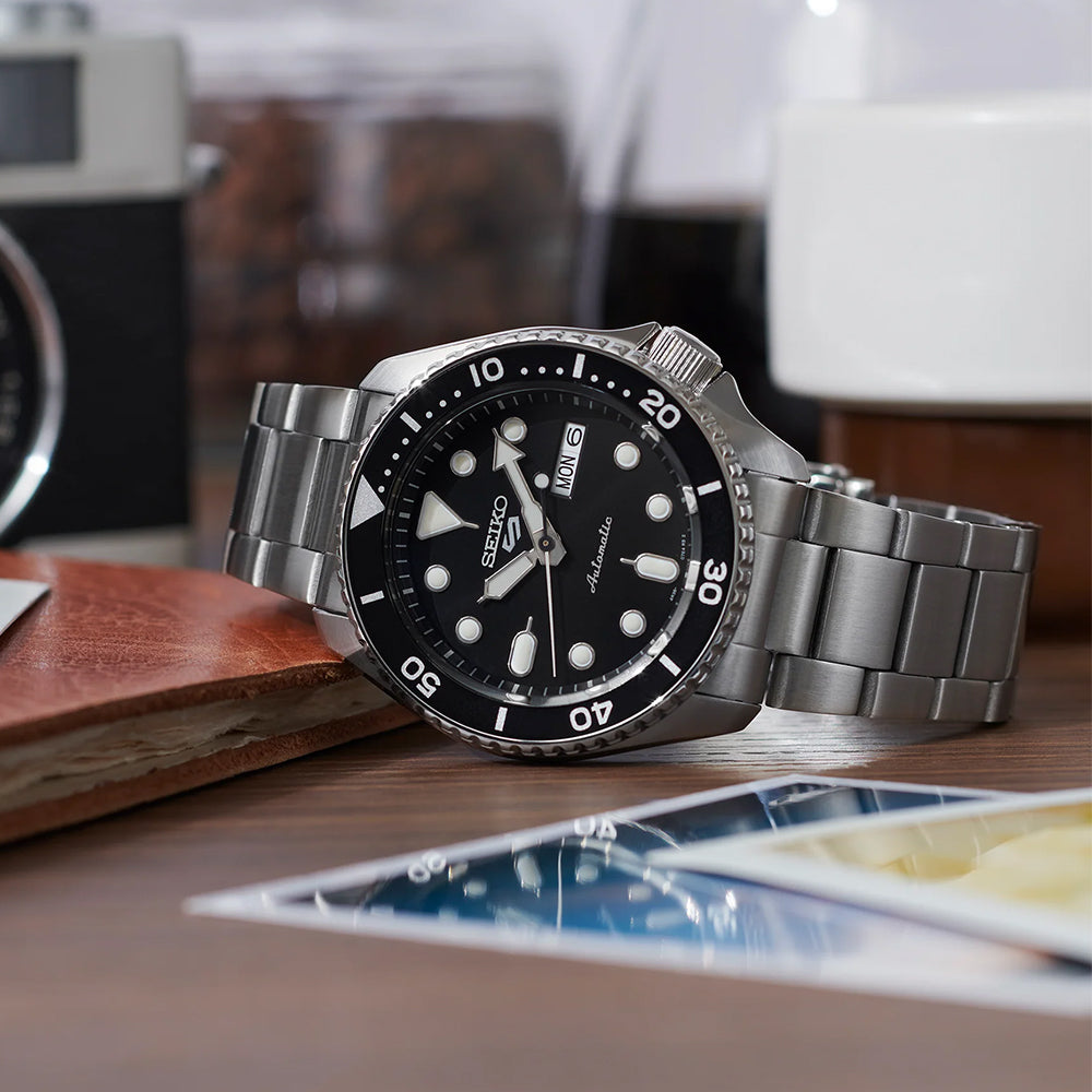 Seiko SRPD55K1 Automatic Diver's Watch - 42.5mm Black Dial with Stainless Steel Bracelet for Men | Water Resistant 200m | Perfect for Scuba Diving, Swimming & Everyday Wear