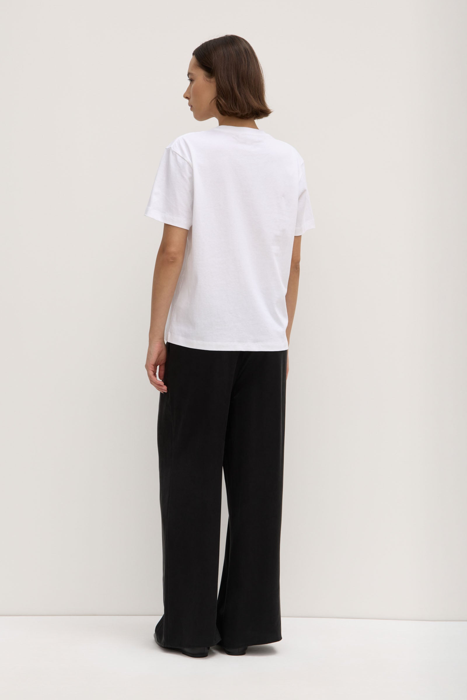 Organic Cotton Women's Basic T-Shirt - Soft White Crewneck Tee for Casual Wear & Layering | Eco-Friendly Everyday Top