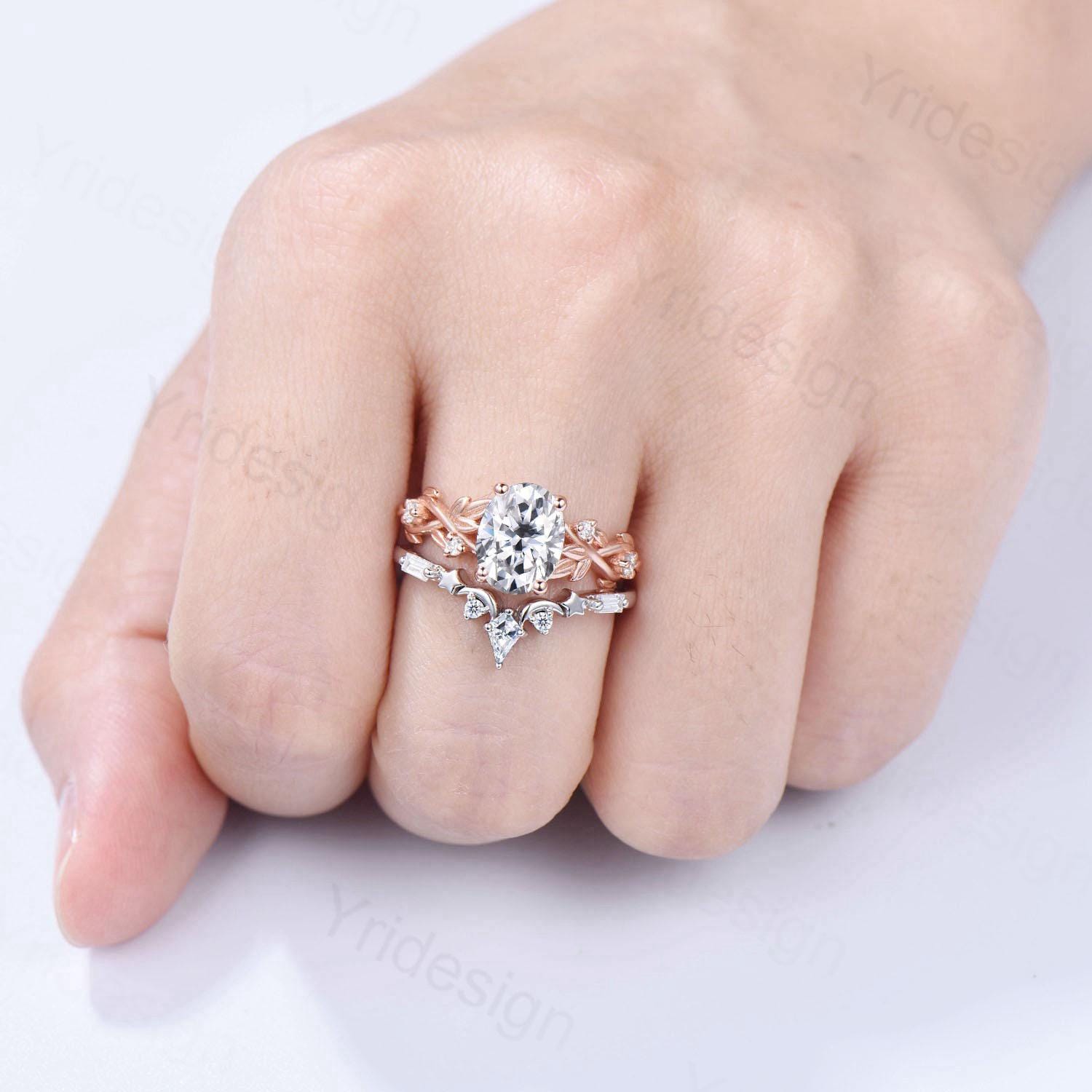 1.5CT Oval Moissanite Engagement Ring Set - Nature Inspired Wedding Band with Moon & Star Design, Stackable Matching Anniversary Gift for Her, Perfect for Proposals, Weddings & Special Occasions