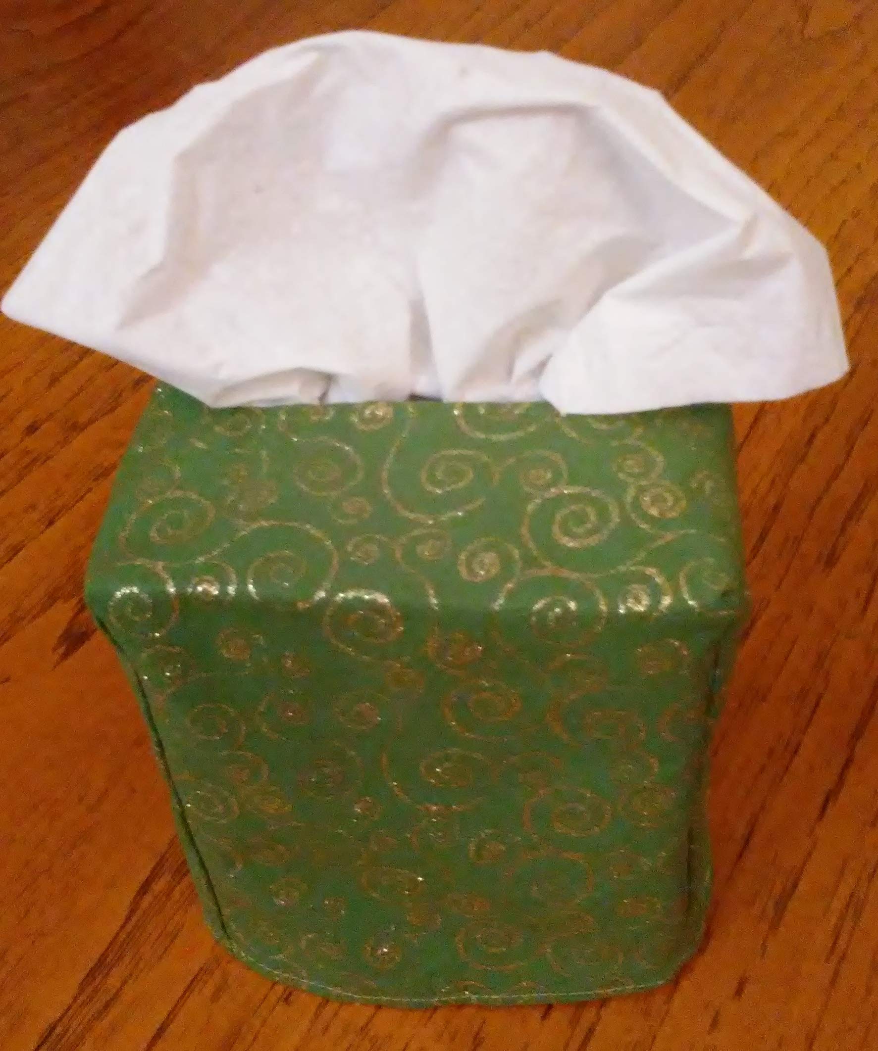 Elegant Green Fabric Tissue Box Cover with Glittering Gold Swirls - Square Decorative Holder for Living Room, Bedroom & Bathroom Organization